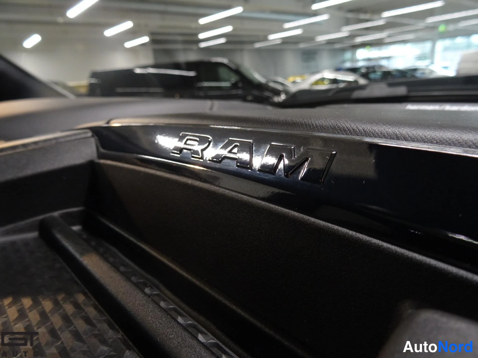 Valkoinen Dodge Ram 2023, yksityiskohta, kuva 30