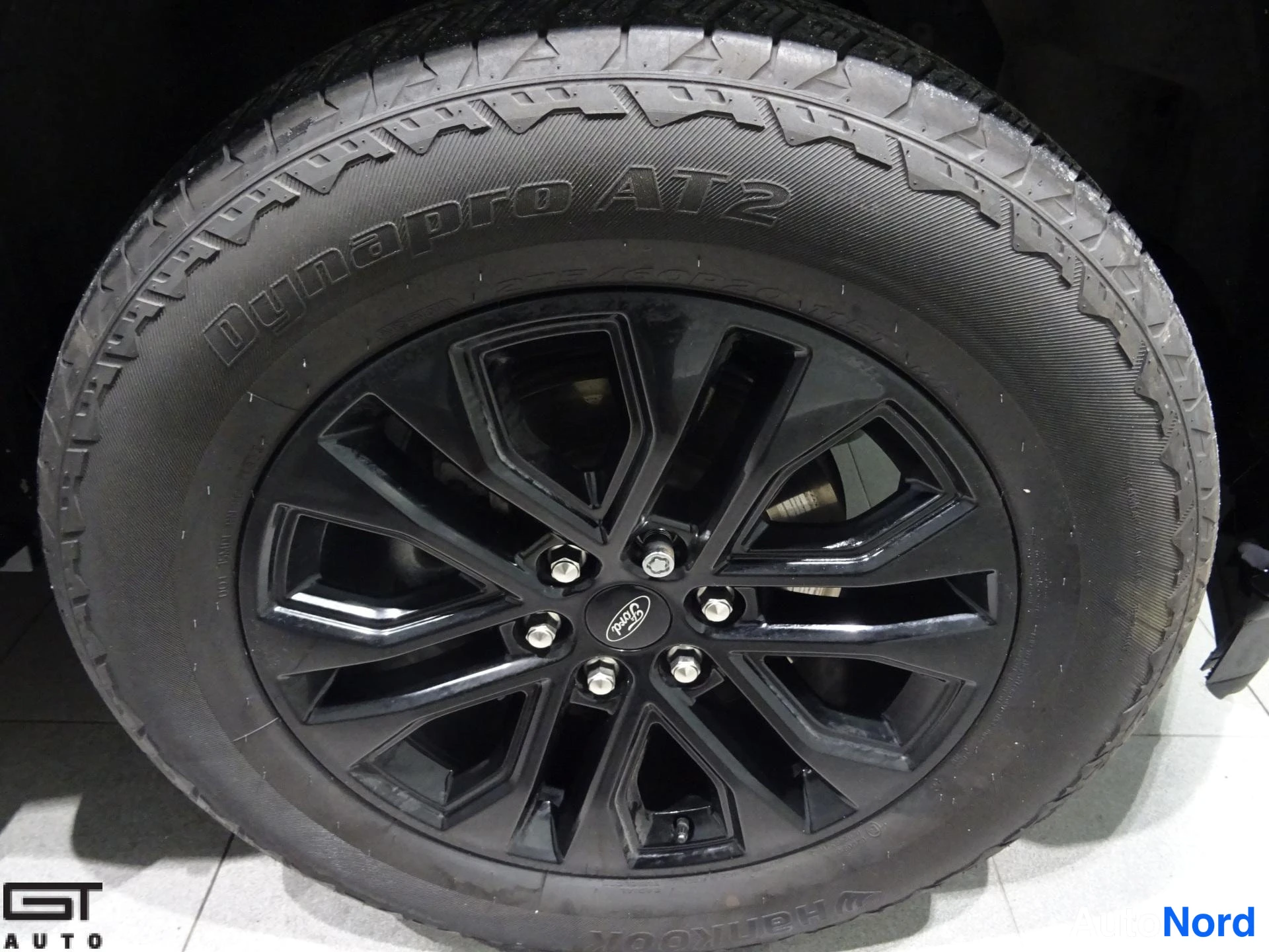 Musta Ford F-150 2023, yksityiskohta, kuva 30