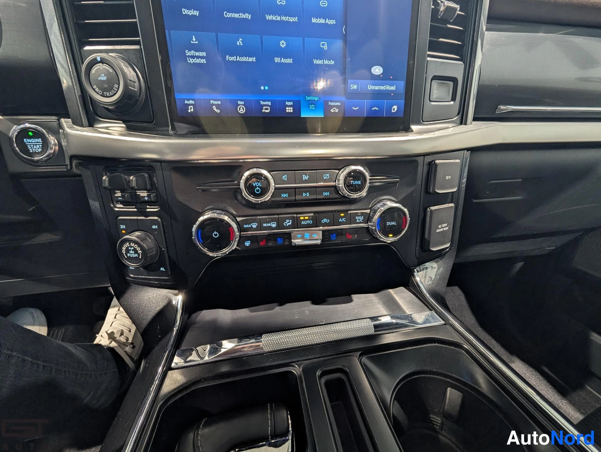 Black Ford F-150 2023, detail, photo 25
