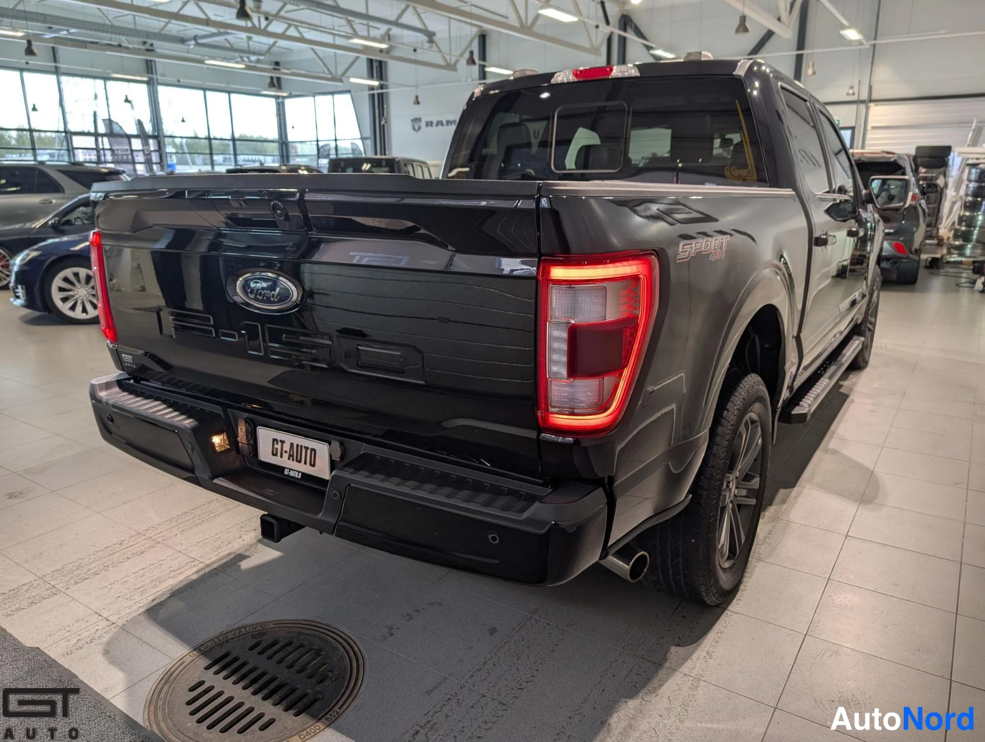 Black Ford F-150 2023, rear three-quarter, photo 6