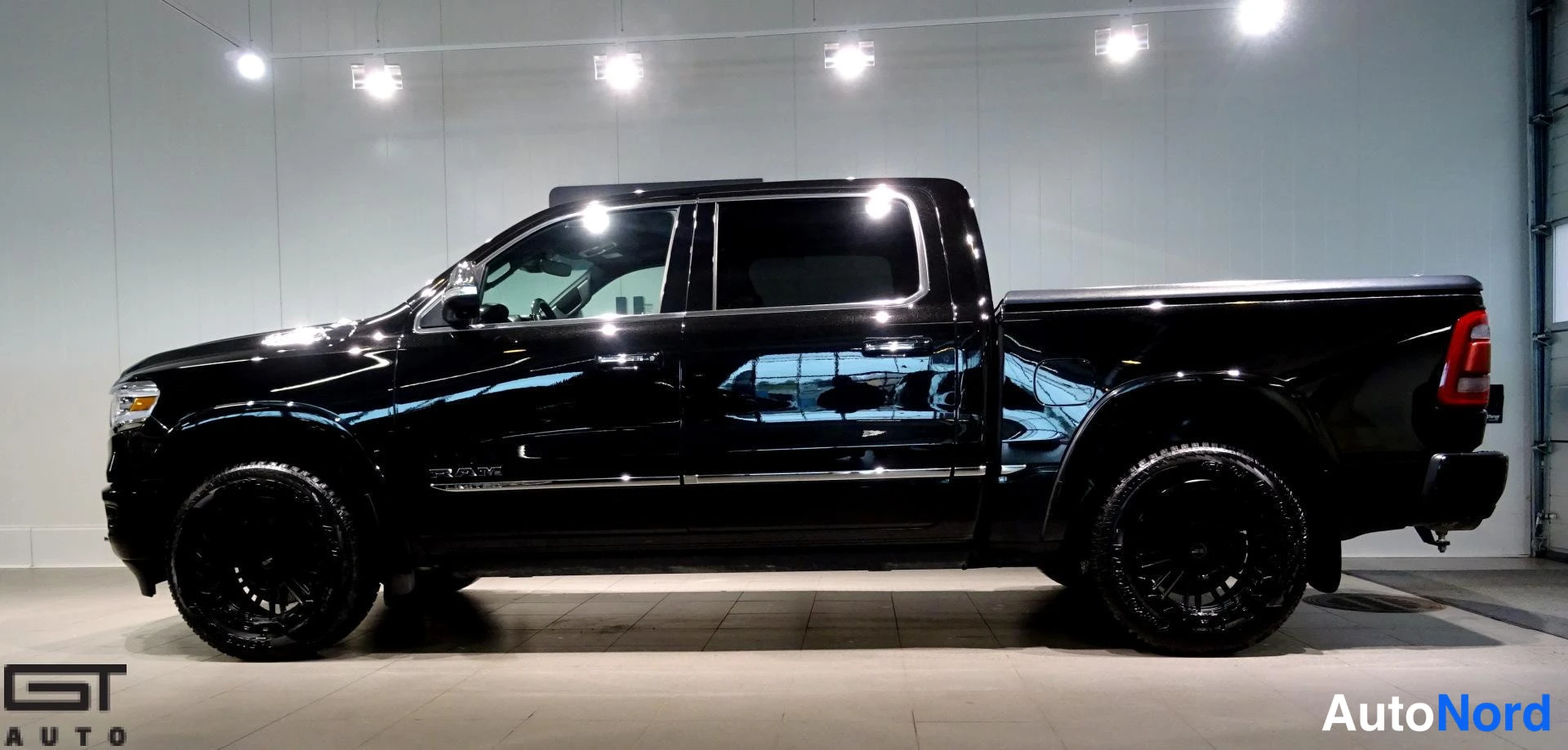 Black Dodge Ram 2021, rear three-quarter, photo 7