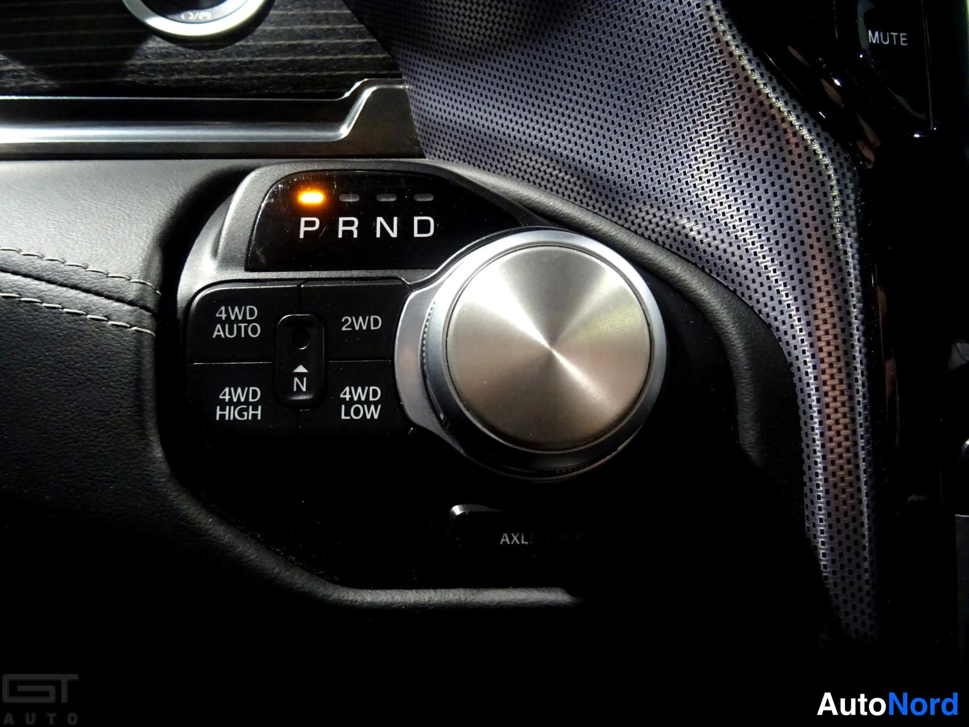 Black Dodge Ram 2021, detail, photo 27