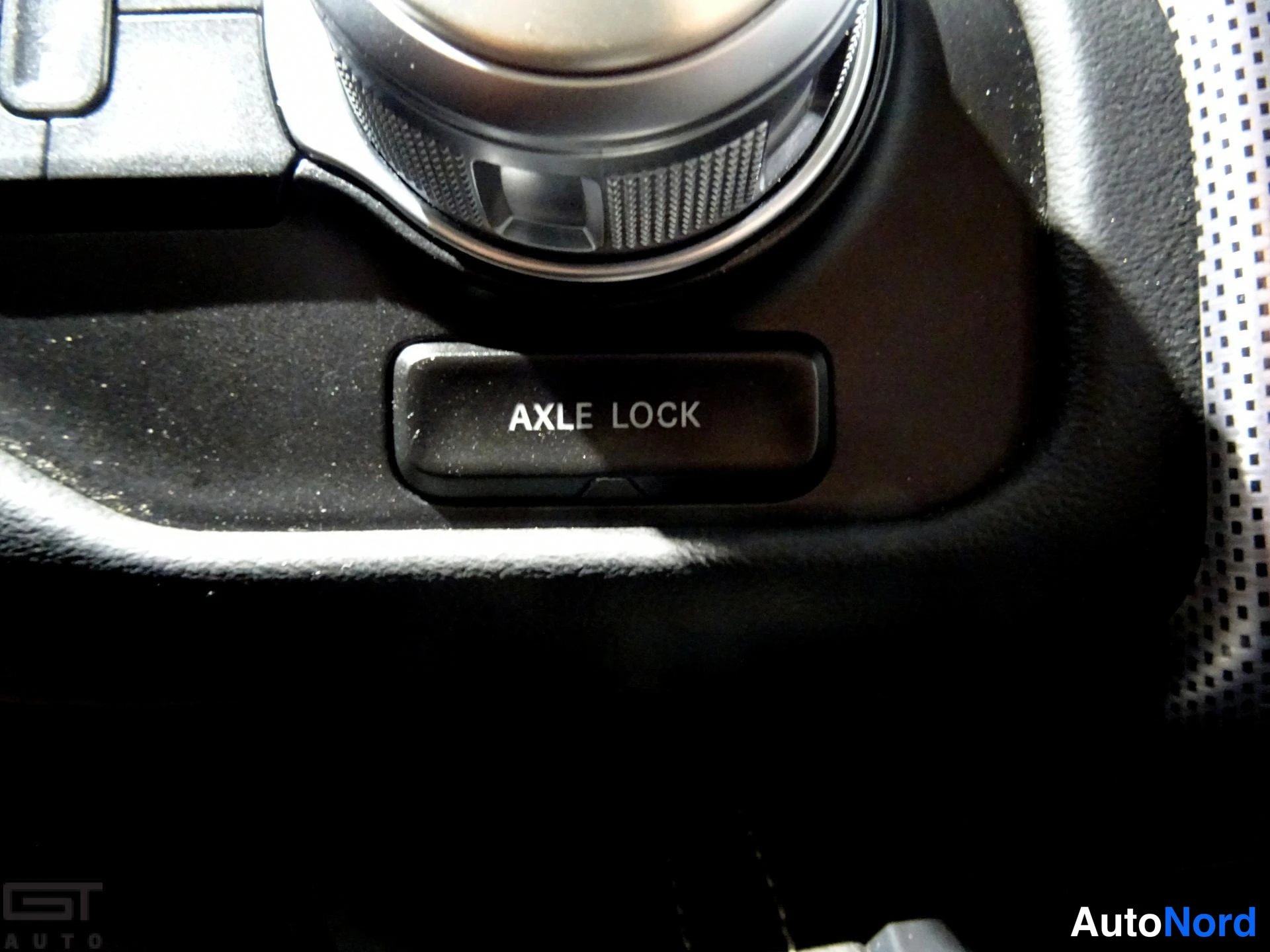 Black Dodge Ram 2021, detail, photo 28