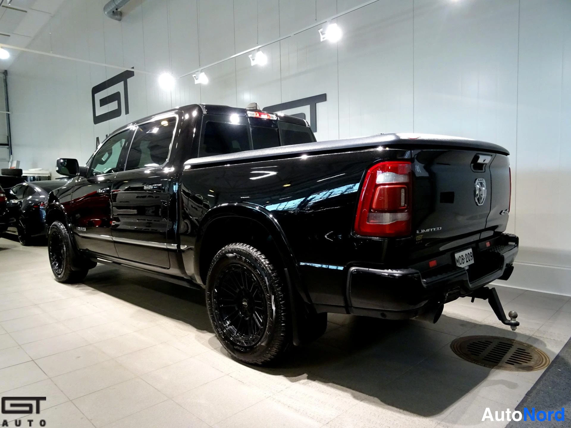 Black Dodge Ram 2021, rear three-quarter, photo 8