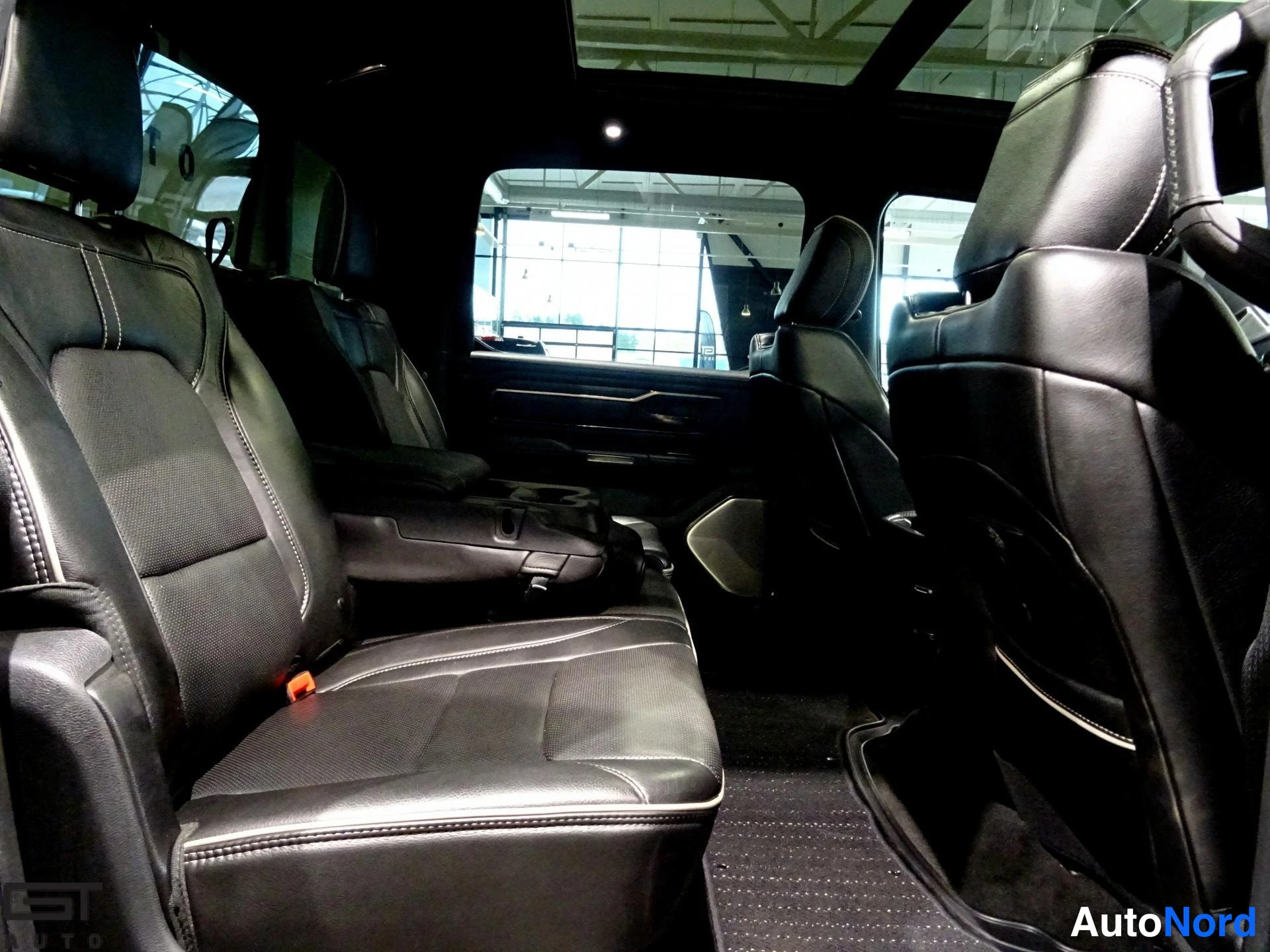 Black Dodge Ram 2021, rear seats, photo 20