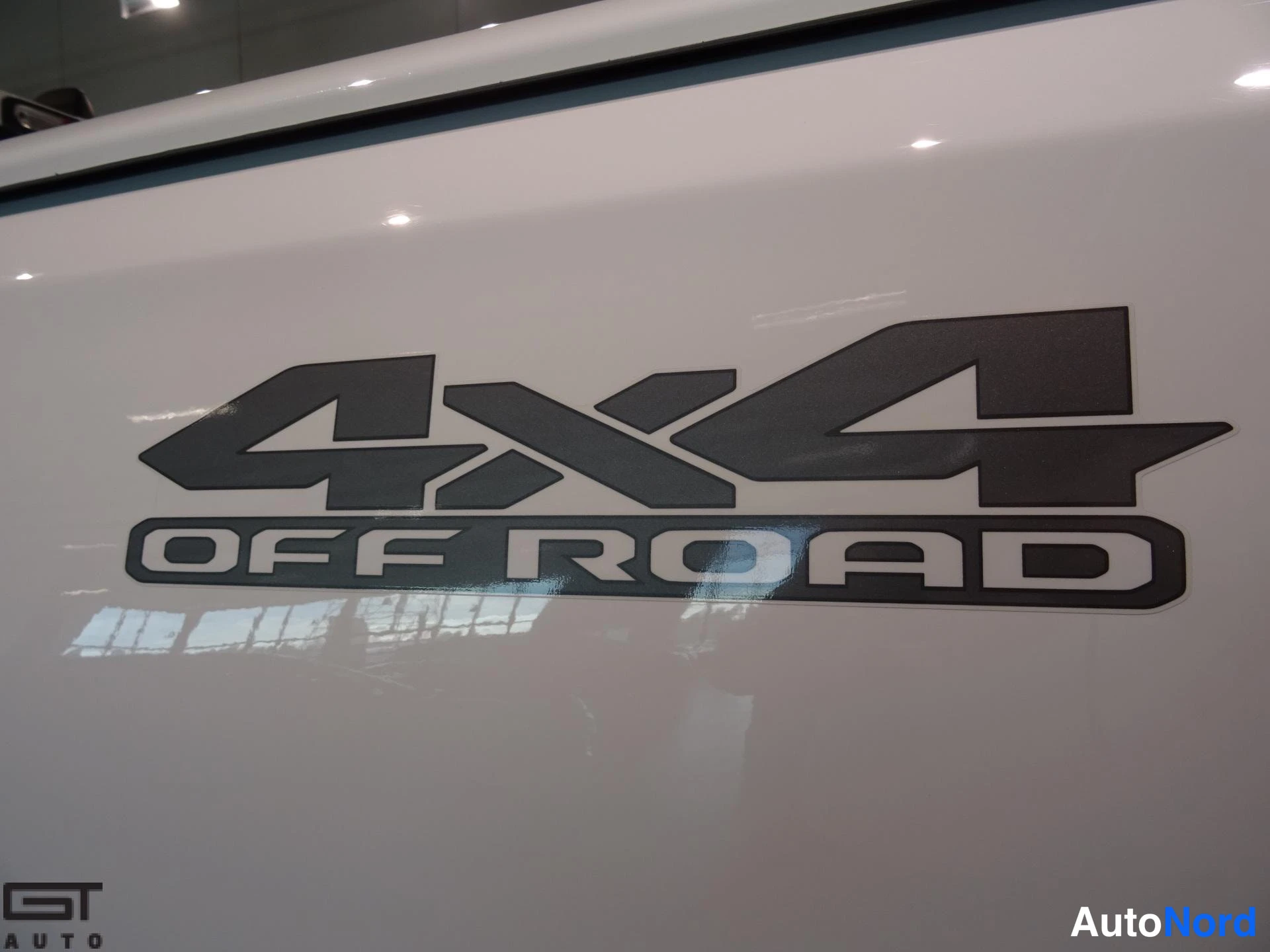 Valkoinen Dodge Ram 2019, yksityiskohta, kuva 25