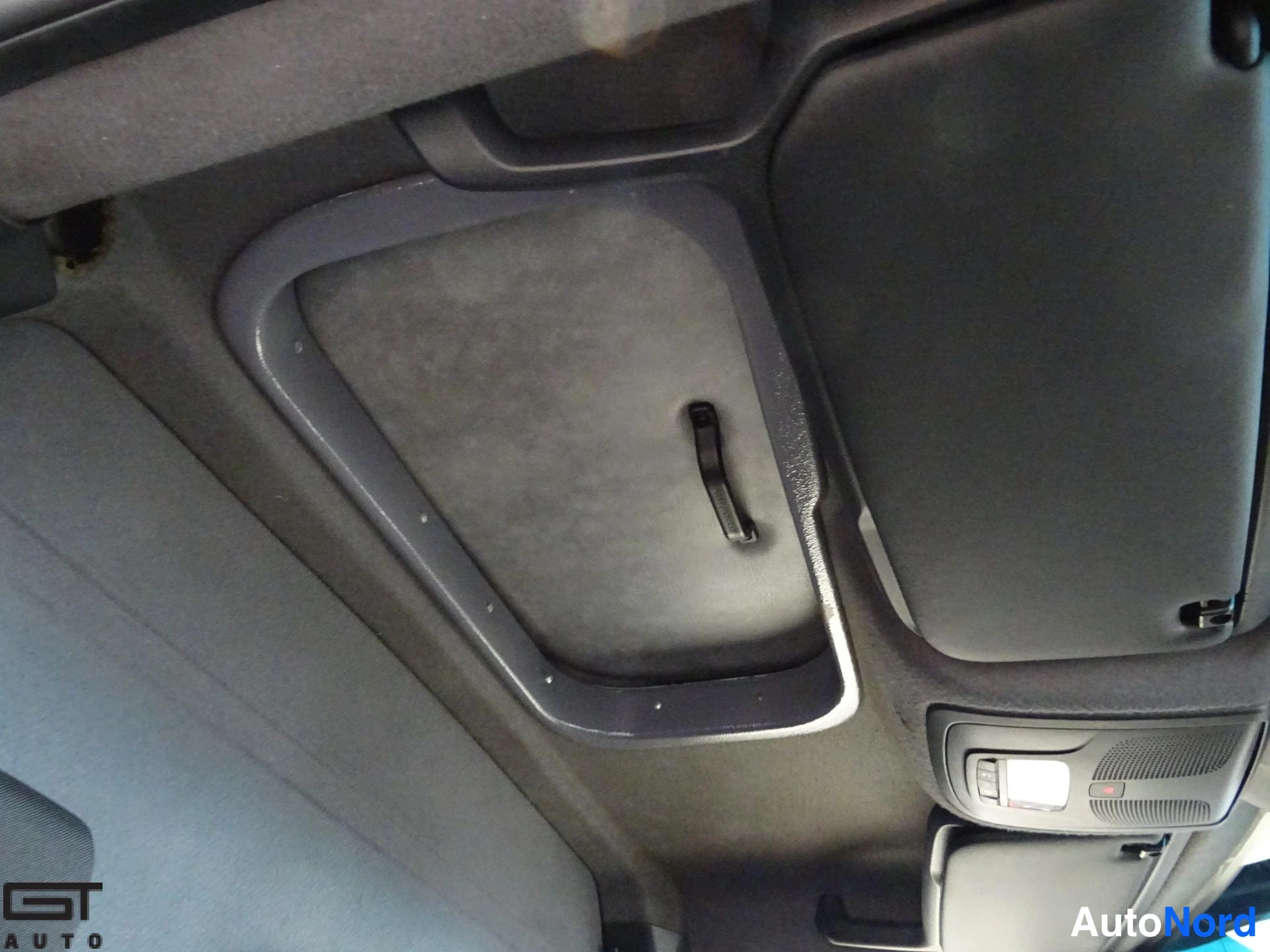 Harmaa Mercedes-Benz Sprinter 2022, yksityiskohta, kuva 15