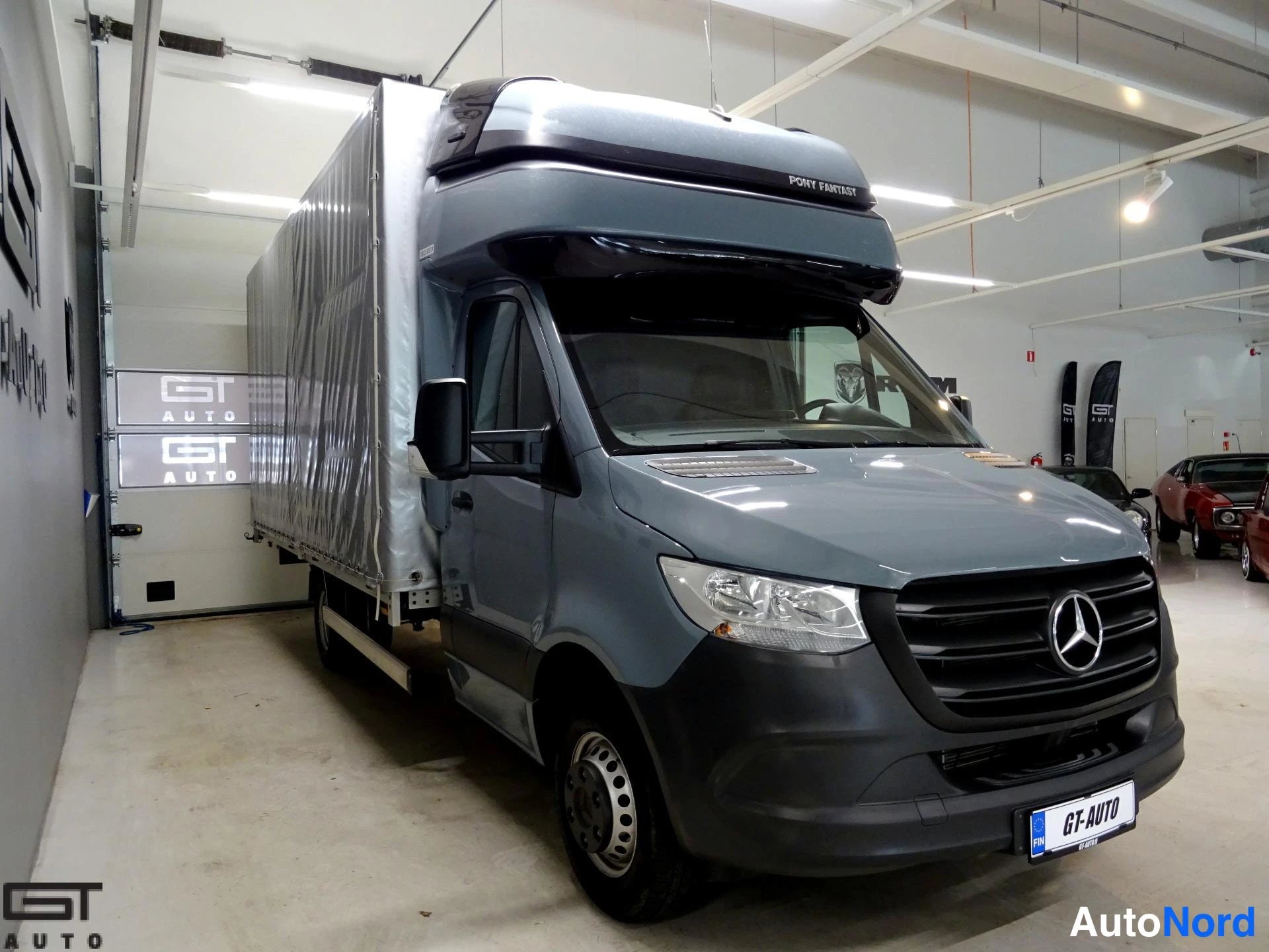 Harmaa Mercedes-Benz Sprinter 2022, etuviisto, keula oikealle, kuva 2