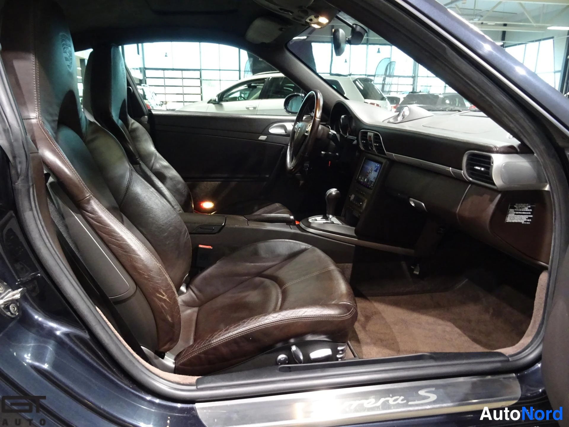 Sininen Porsche 911 2005, etuistuimet, kuva 14