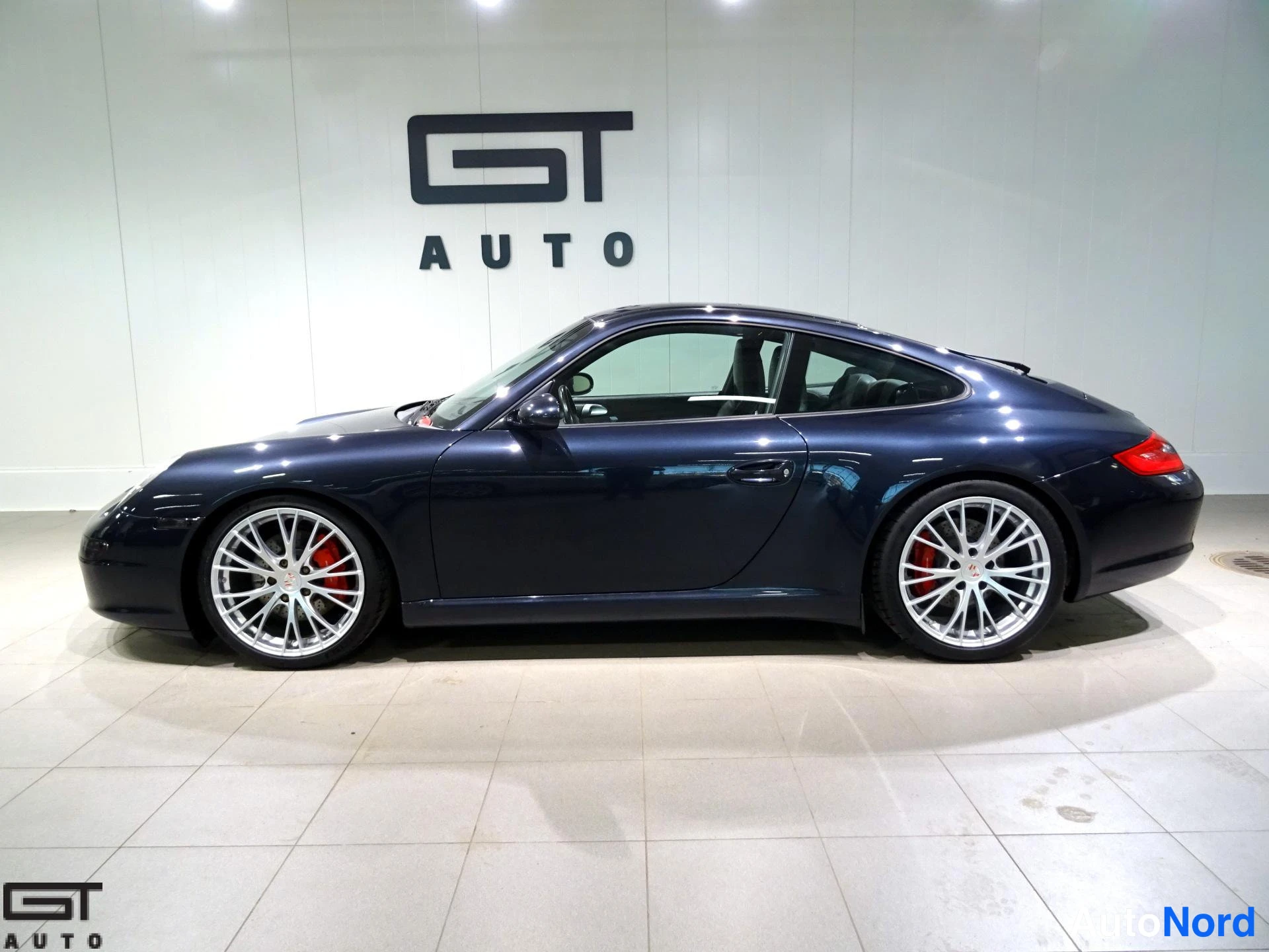 Sininen Porsche 911 2005, sivulta, kuva 5