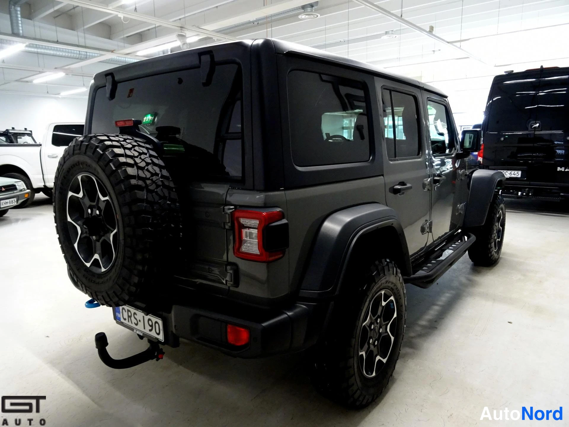 Harmaa Jeep Wrangler 2022, takaviisto, kuva 8
