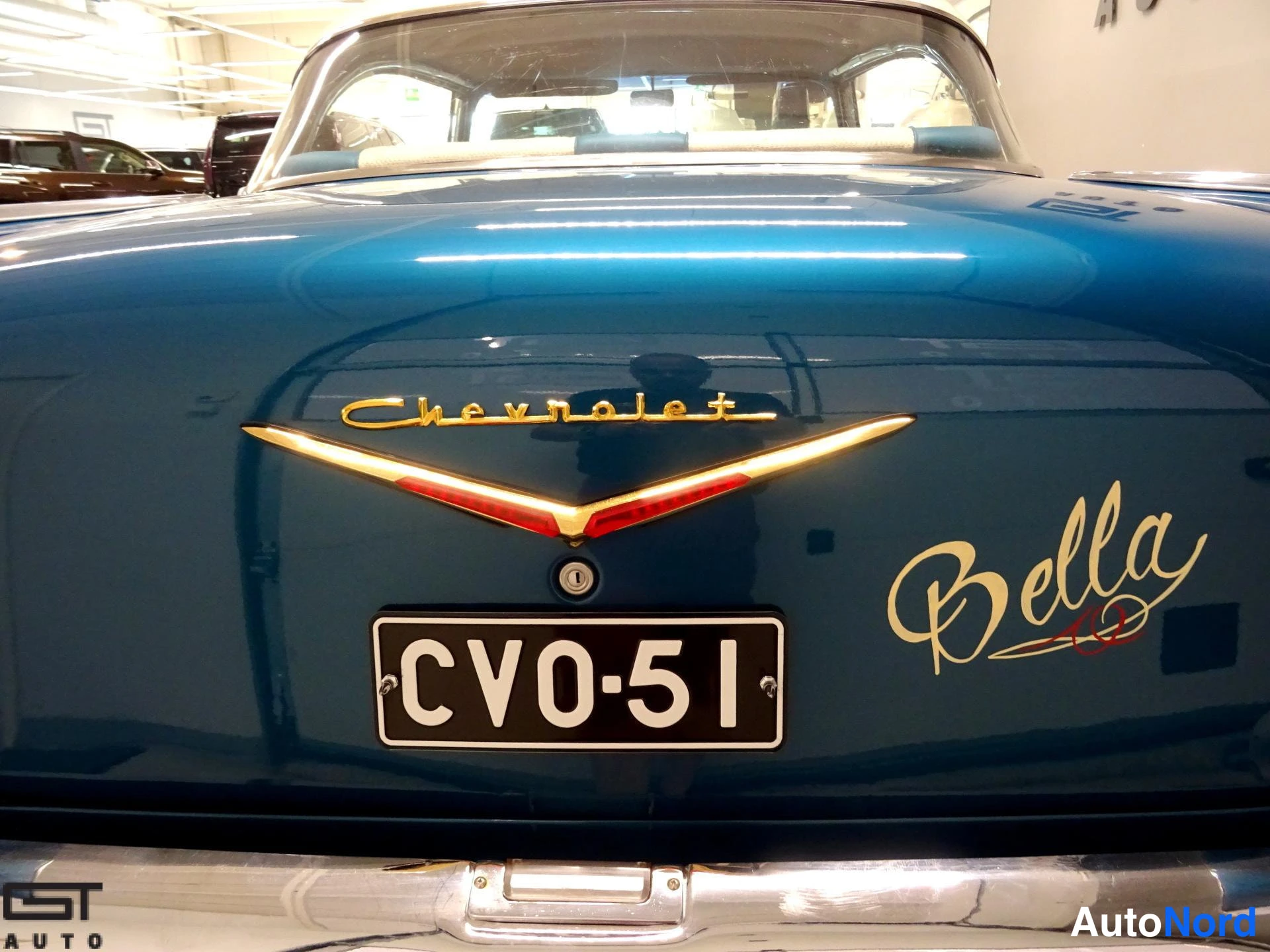 Sininen Chevrolet Bel Air 1957, takaa, kuva 12