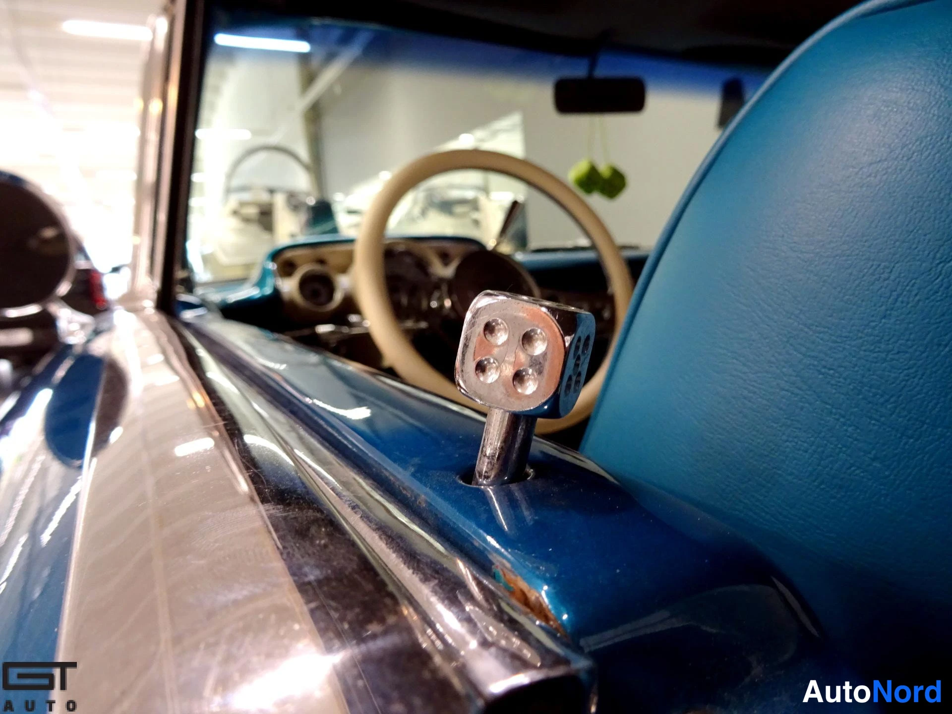 Sininen Chevrolet Bel Air 1957, yksityiskohta, kuva 28