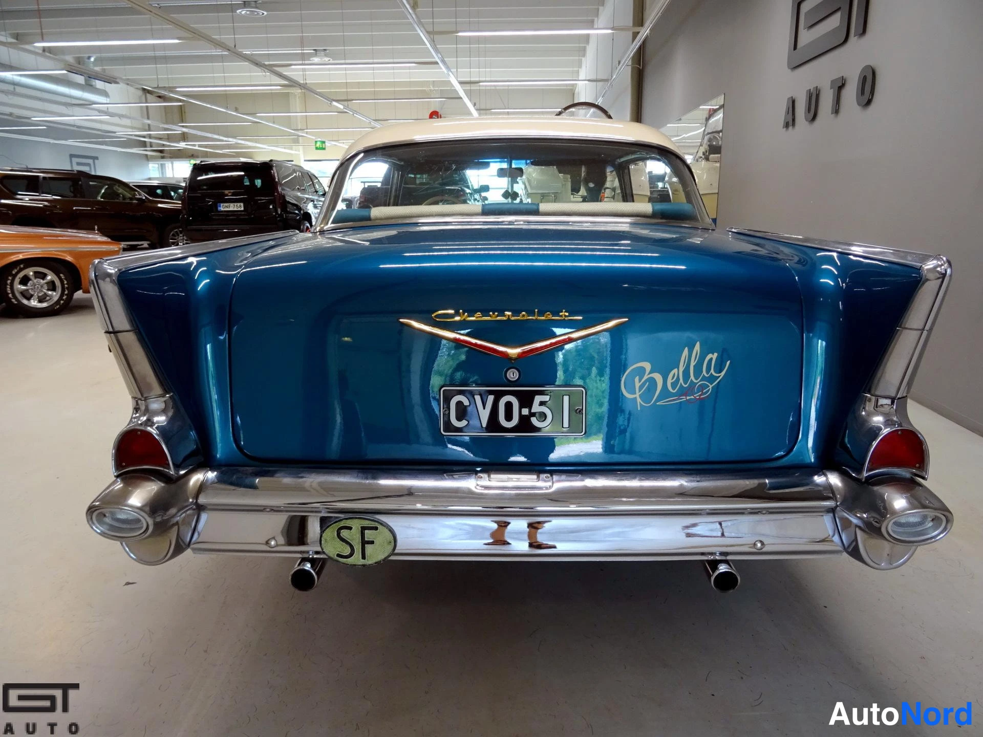 Sininen Chevrolet Bel Air 1957, takaa, kuva 13