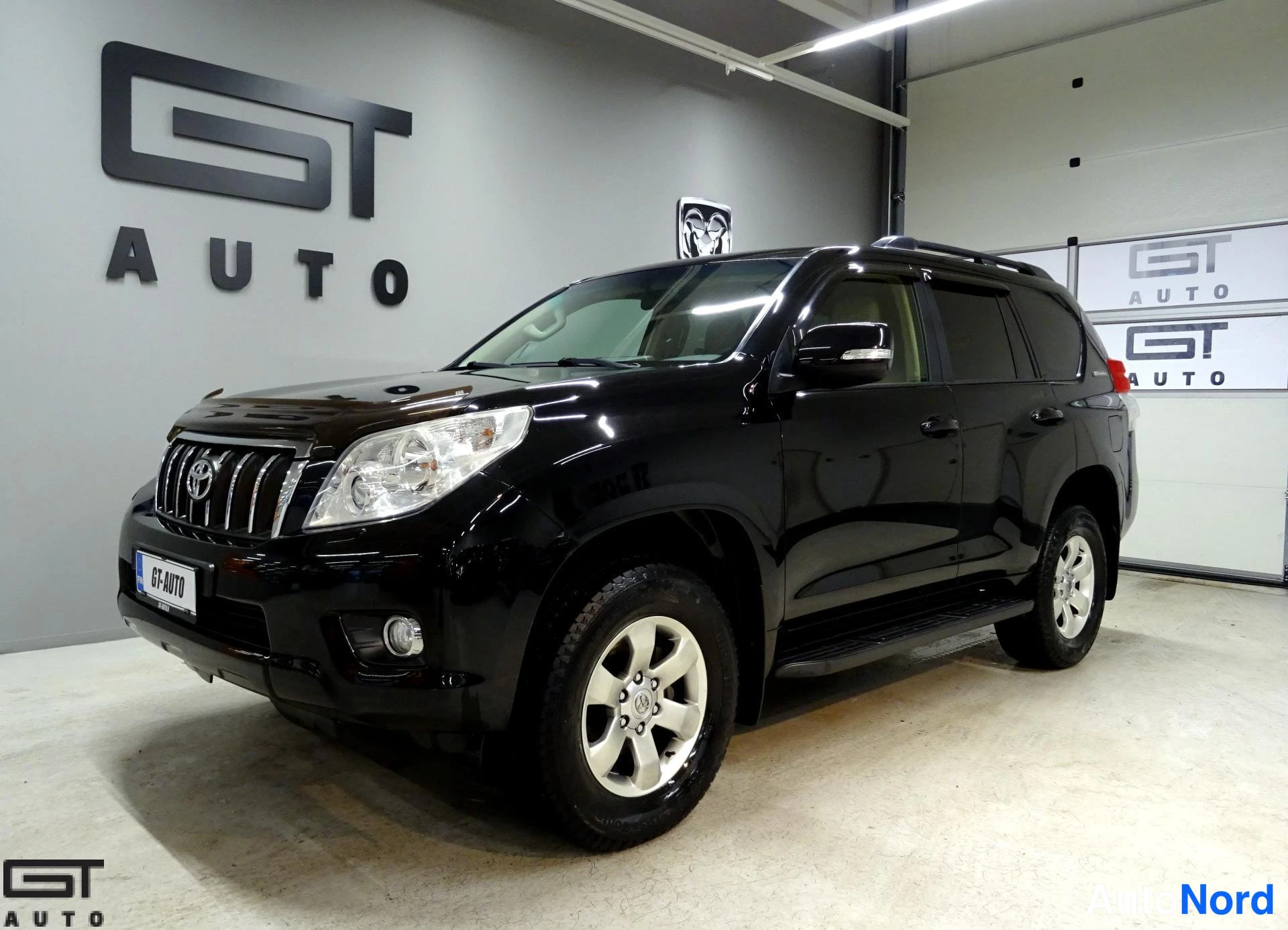 Toyota Land Cruiser 2011