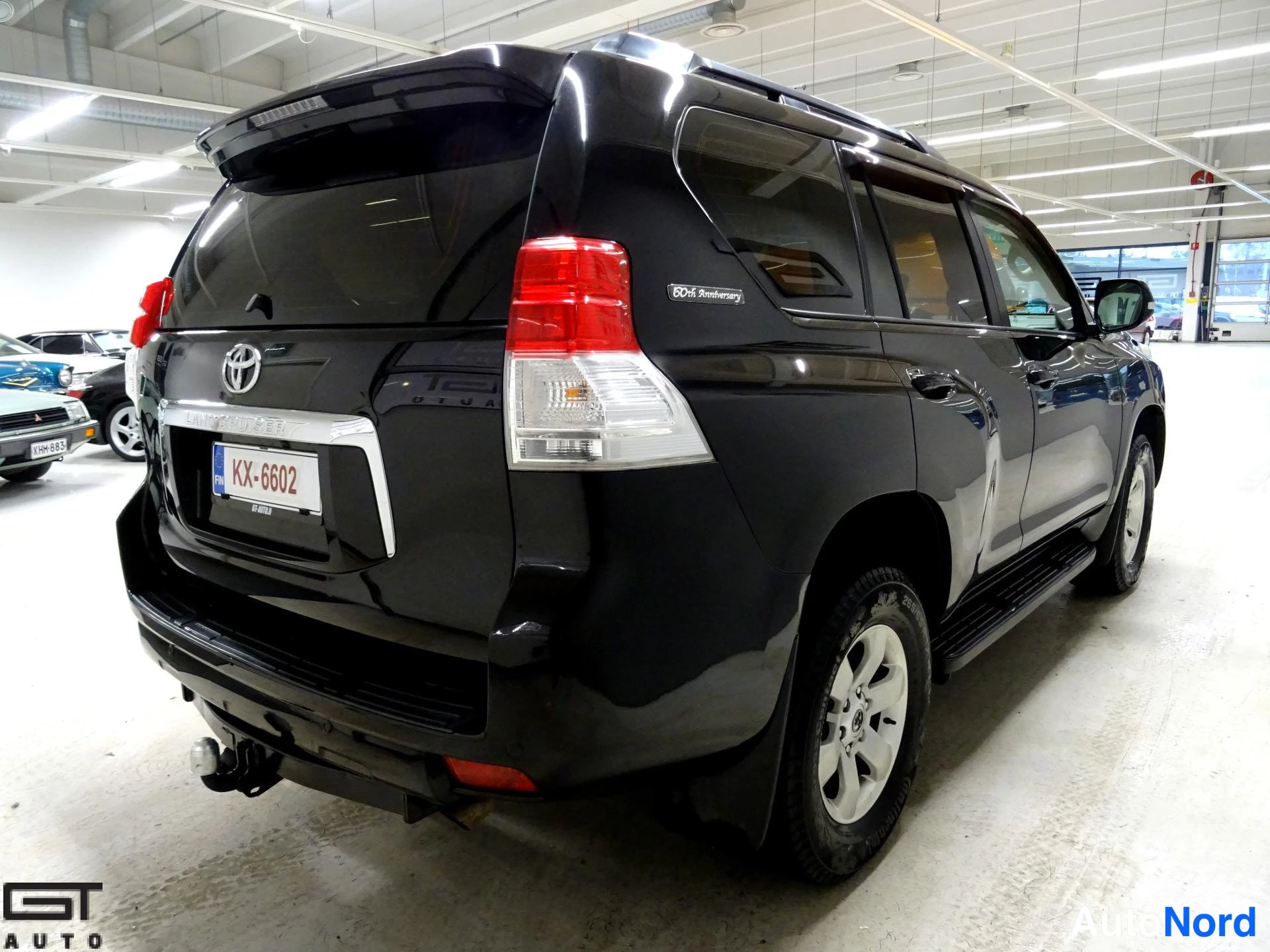 Musta Toyota Land Cruiser 2011, takaviisto, kuva 7