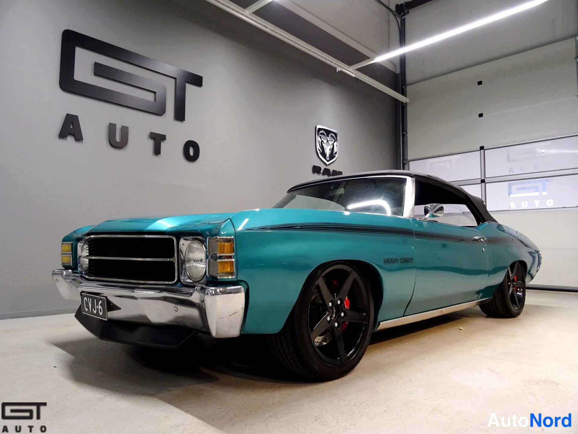 Turkoosi Chevrolet Chevelle 1971, etuviisto, keula vasemmalle, kuva 3