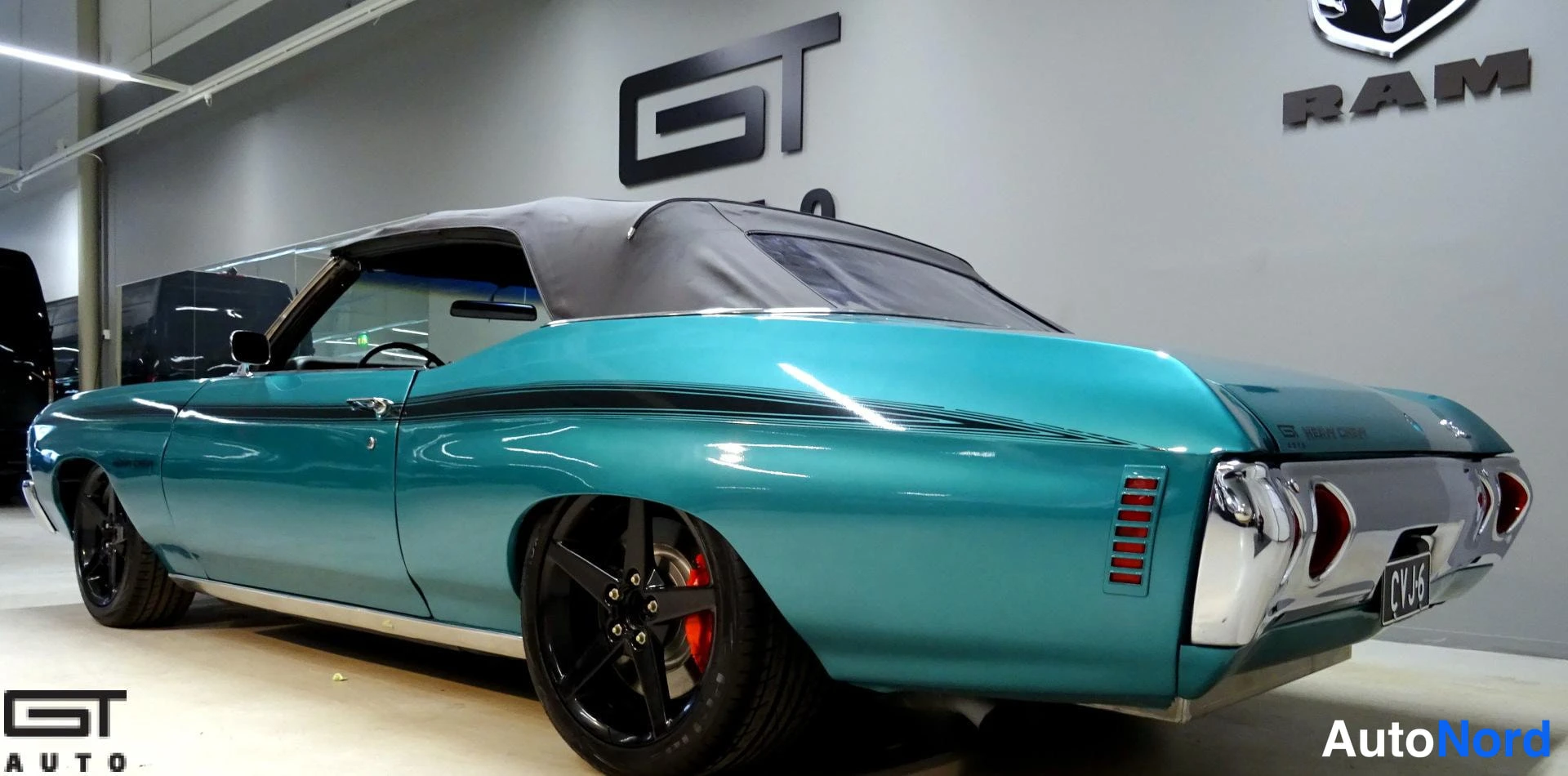 Turkoosi Chevrolet Chevelle 1971, takaviisto, kuva 13
