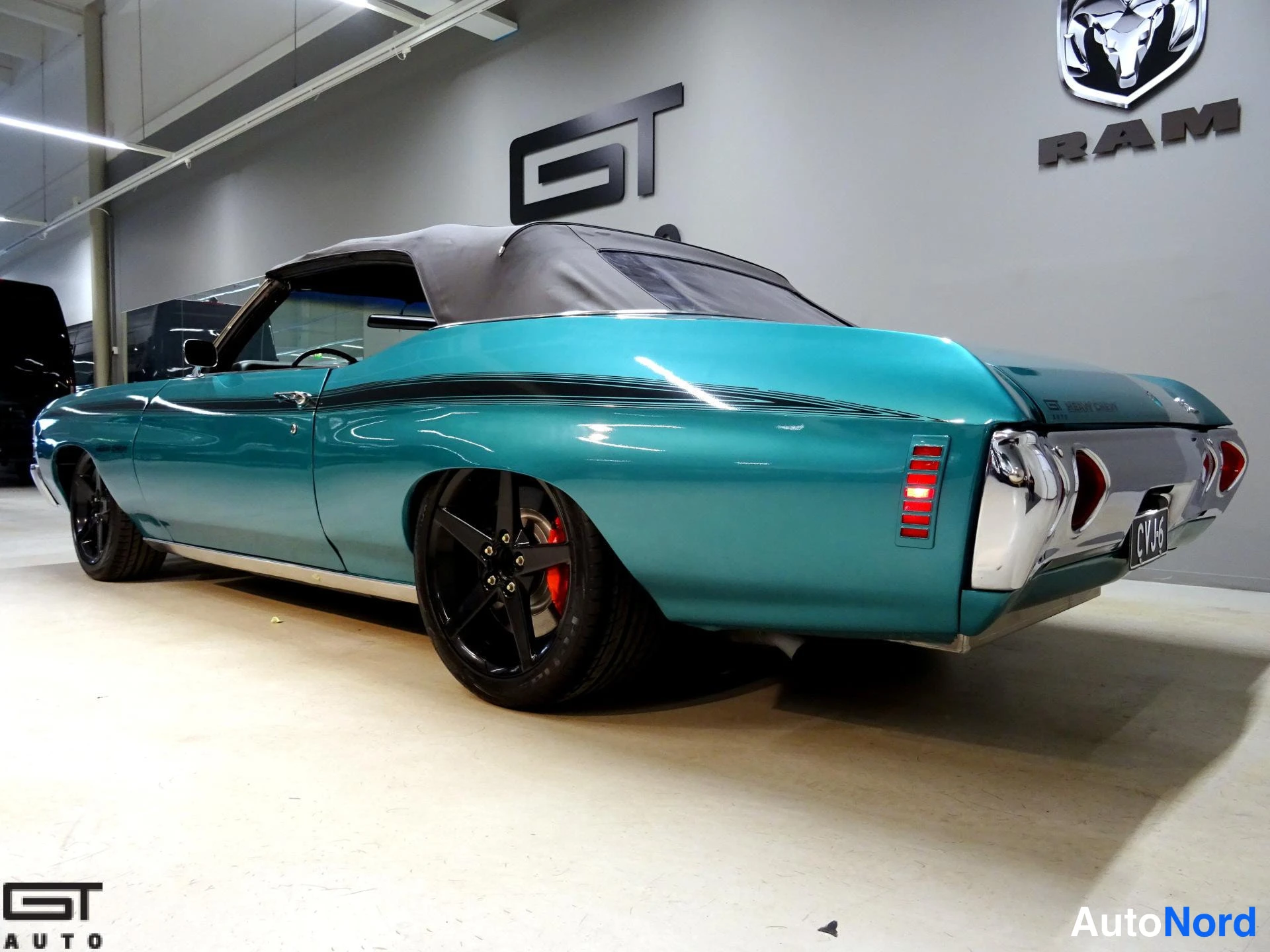Turkoosi Chevrolet Chevelle 1971, takaviisto, kuva 14