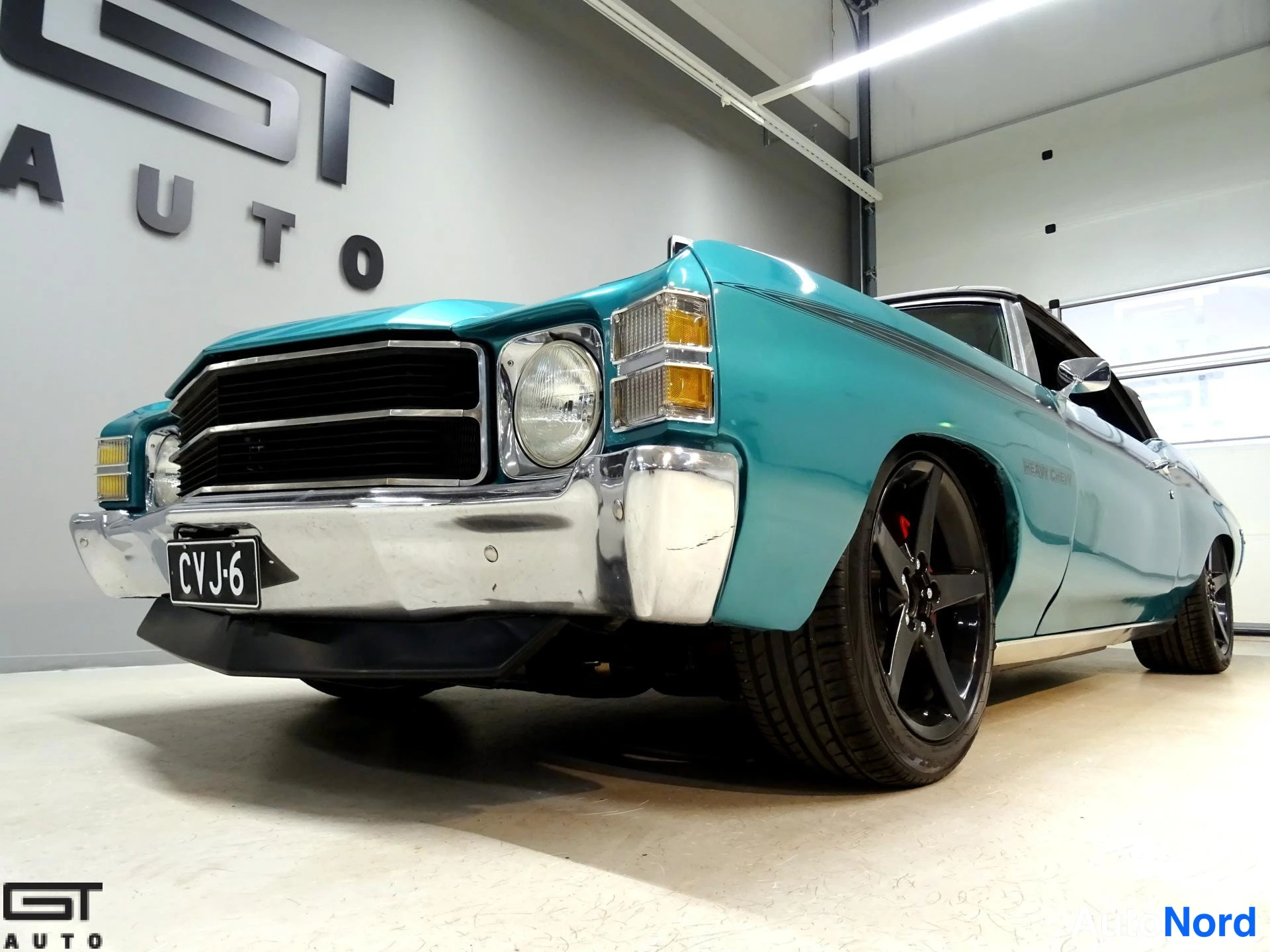 Turkoosi Chevrolet Chevelle 1971, etuviisto, keula vasemmalle, kuva 4
