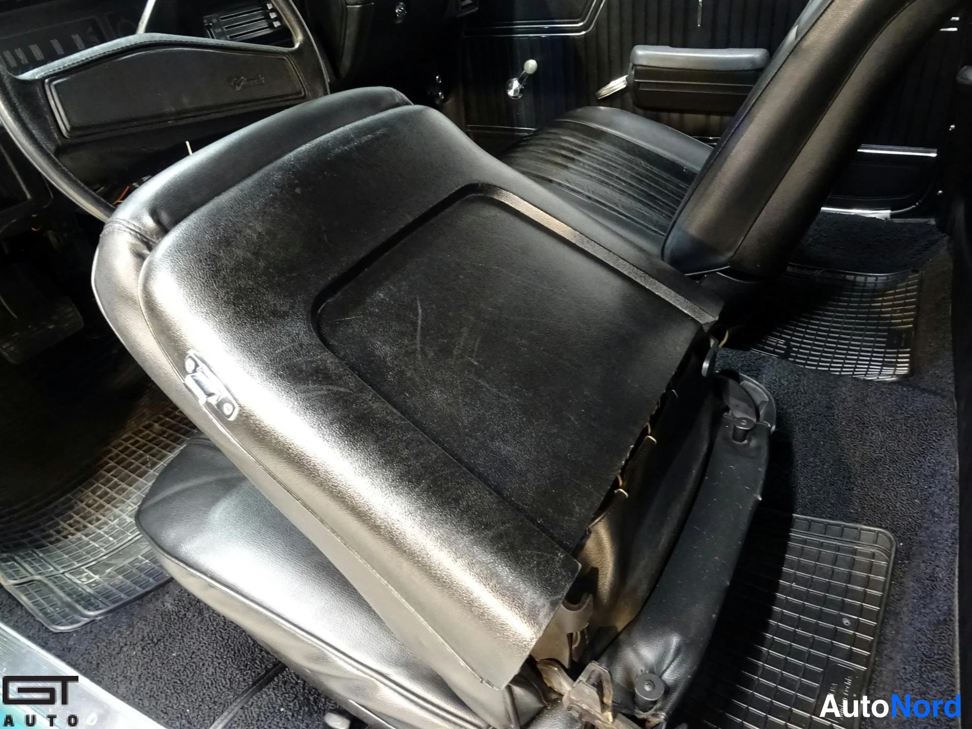 Turkoosi Chevrolet Chevelle 1971, ohjaamo, kuva 22