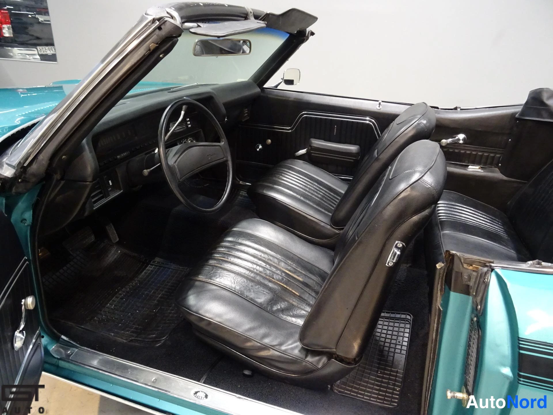 Turkoosi Chevrolet Chevelle 1971, ohjaamo, kuva 25