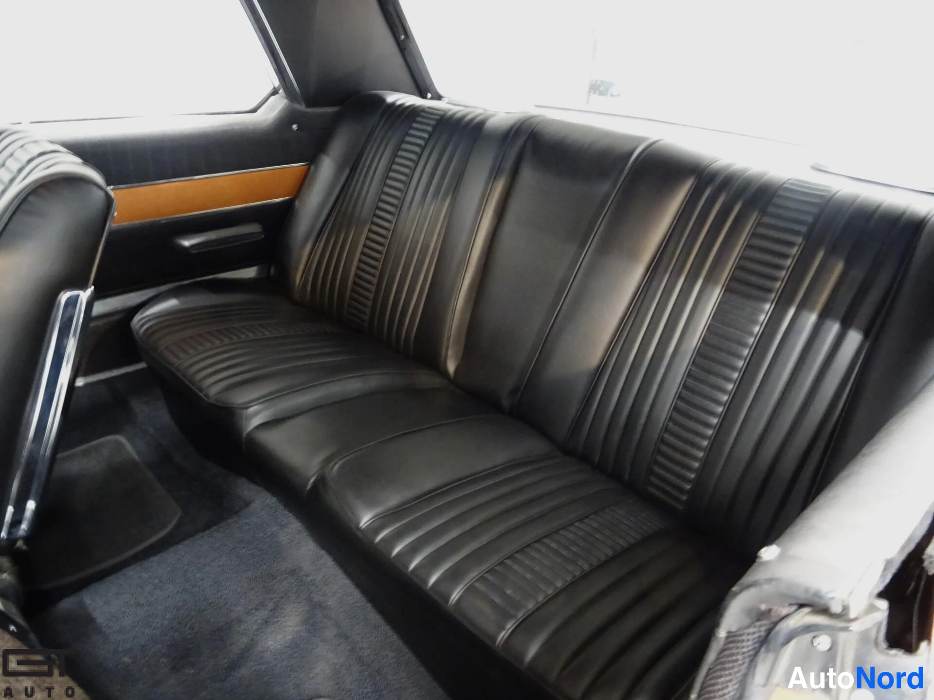 Copper Plymouth Fury 1963, rear seats, photo 19
