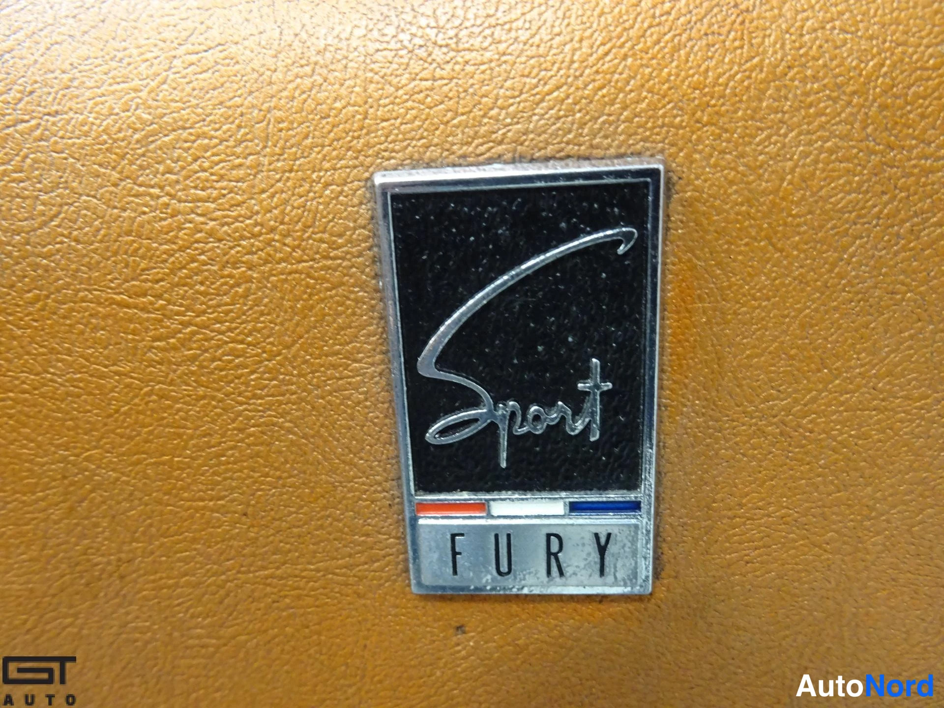 Copper Plymouth Fury 1963, detail, photo 34