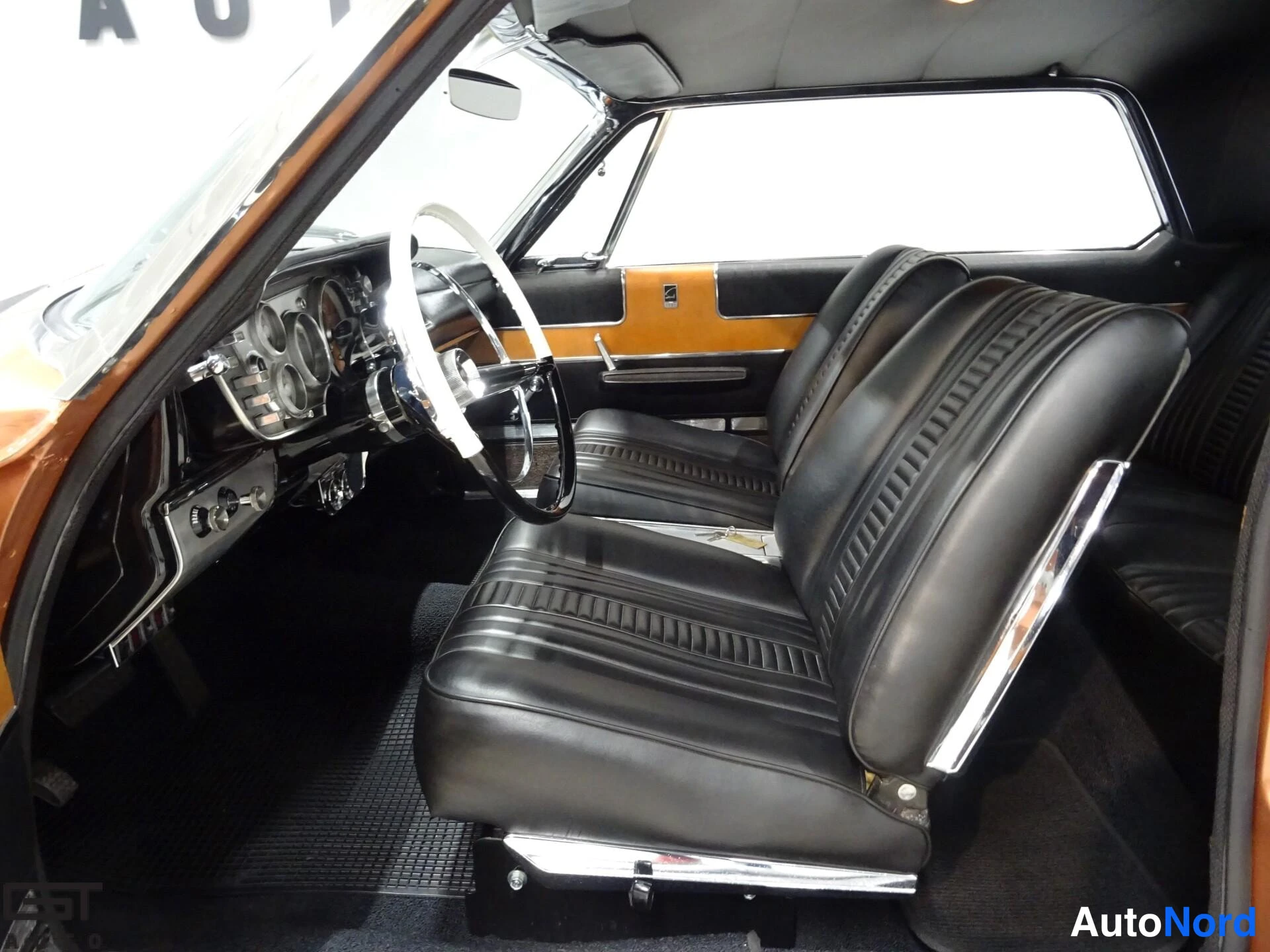 Copper Plymouth Fury 1963, front seats, photo 17