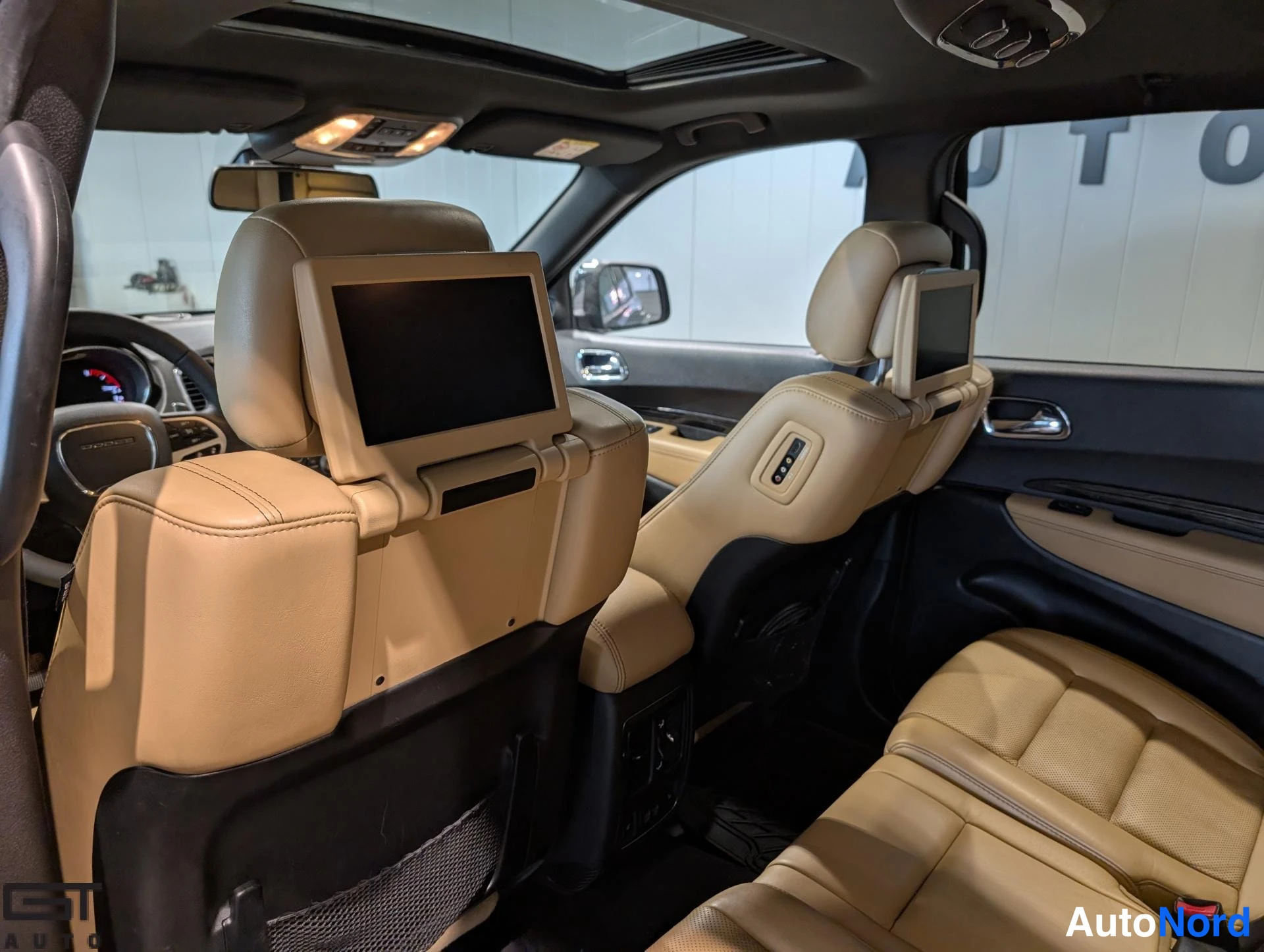 Musta Dodge Durango 2014, takaistuimet, kuva 15