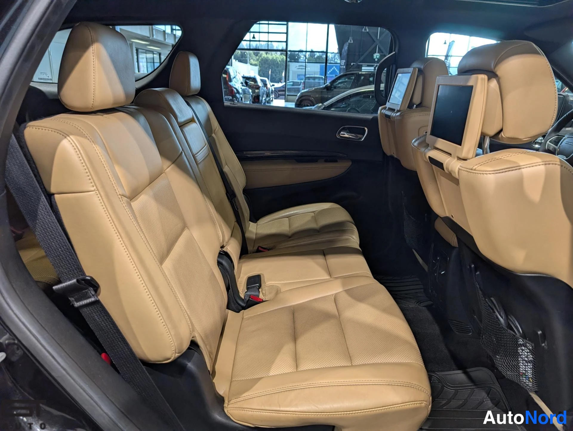 Musta Dodge Durango 2014, takaistuimet, kuva 18