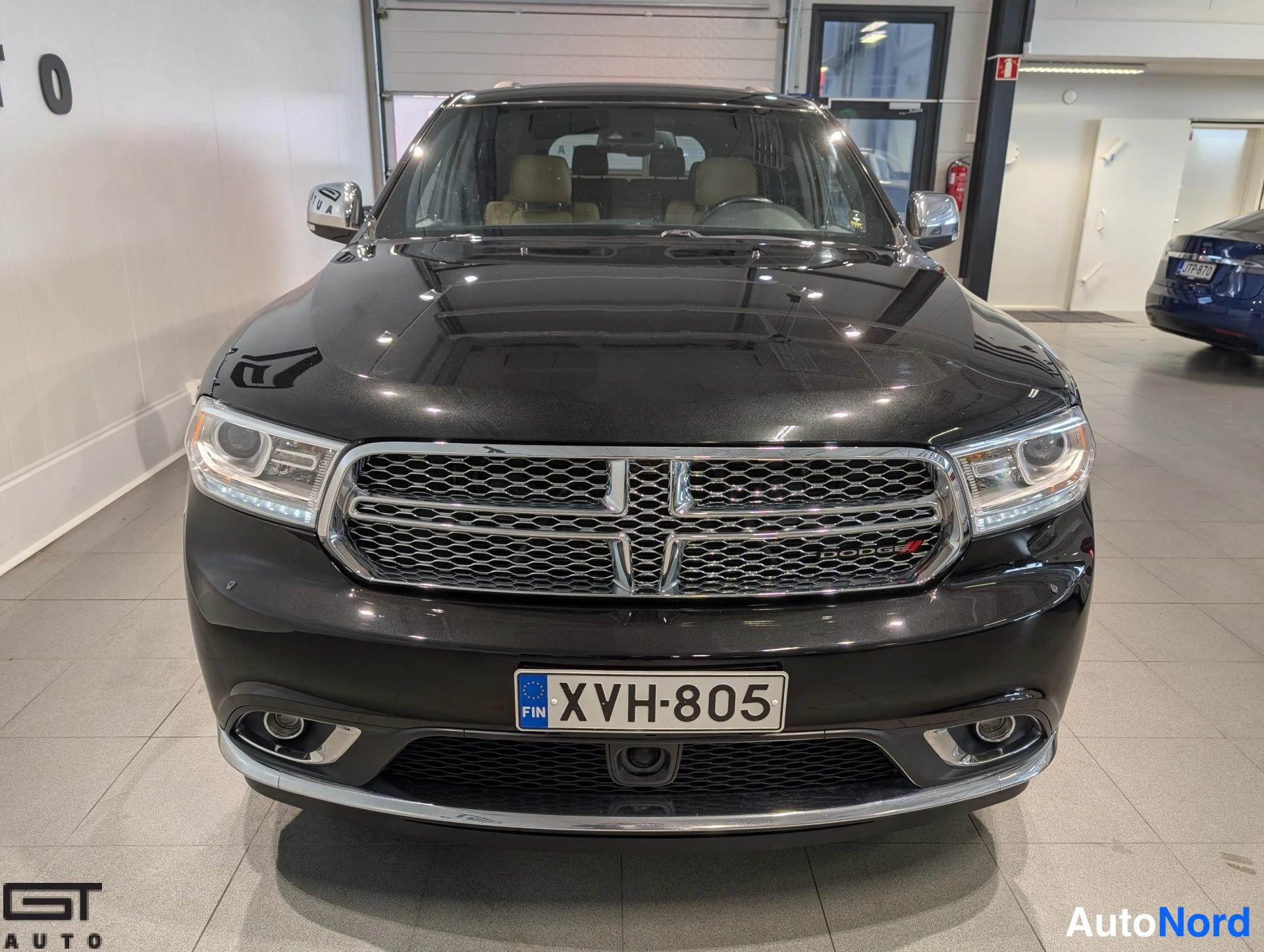 Musta Dodge Durango 2014, edestä, kuva 4