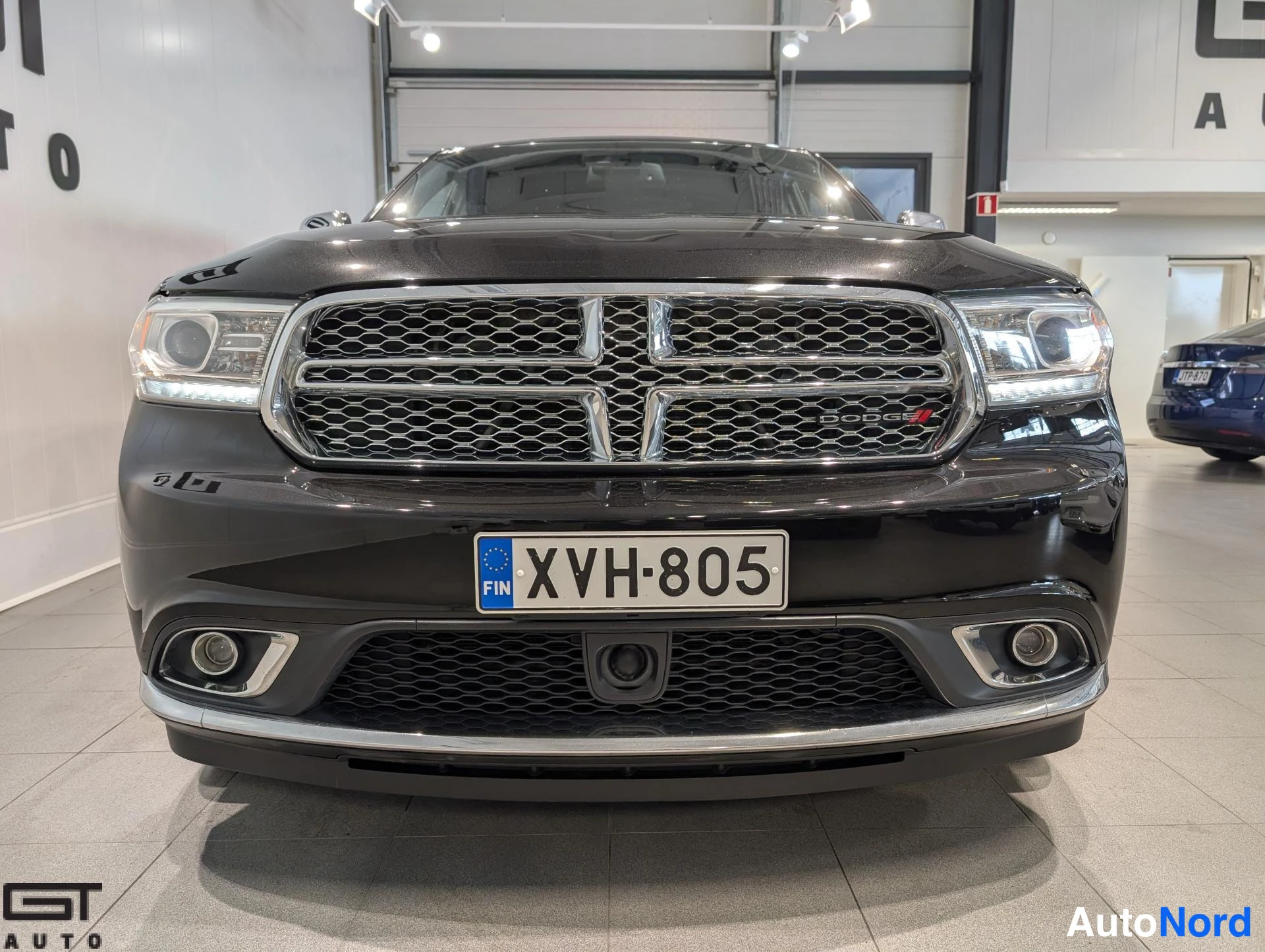 Musta Dodge Durango 2014, edestä, kuva 5