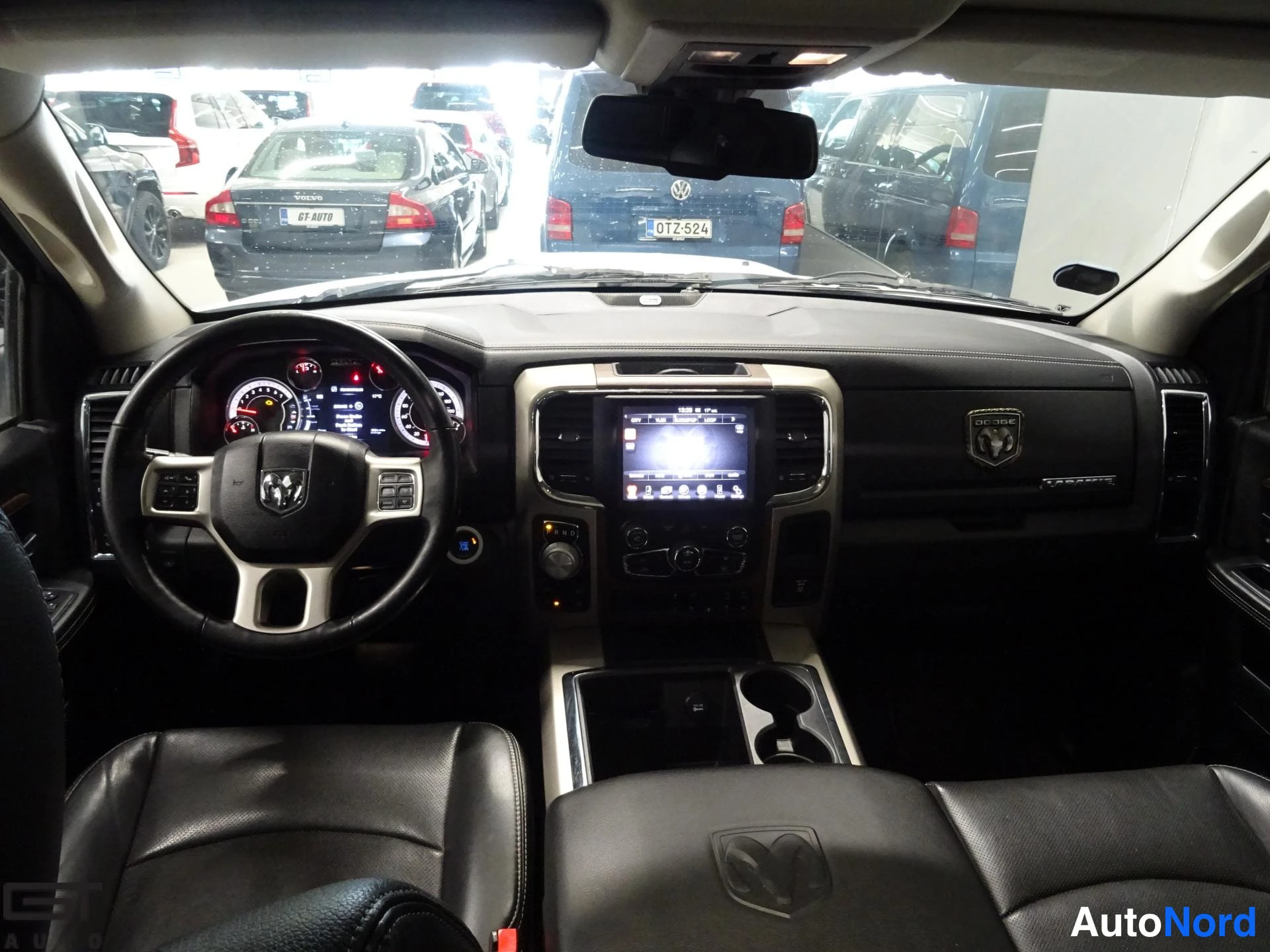Valkoinen Dodge Ram 2014, ohjaamo, kuva 11