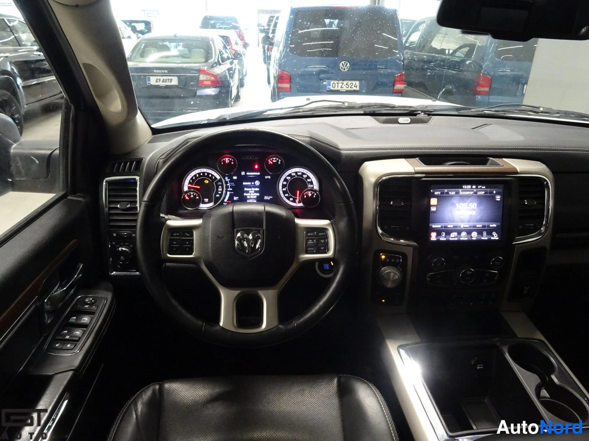 Valkoinen Dodge Ram 2014, ohjaamo, kuva 12
