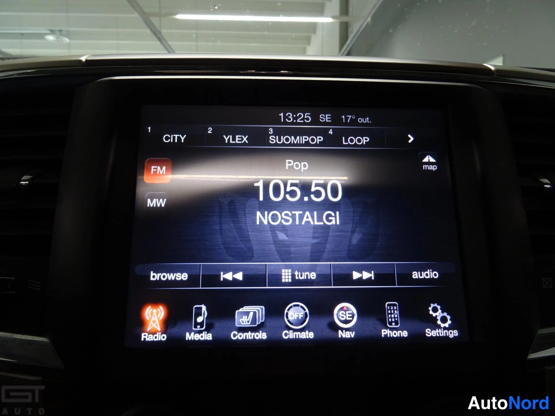 Valkoinen Dodge Ram 2014, yksityiskohta, kuva 20