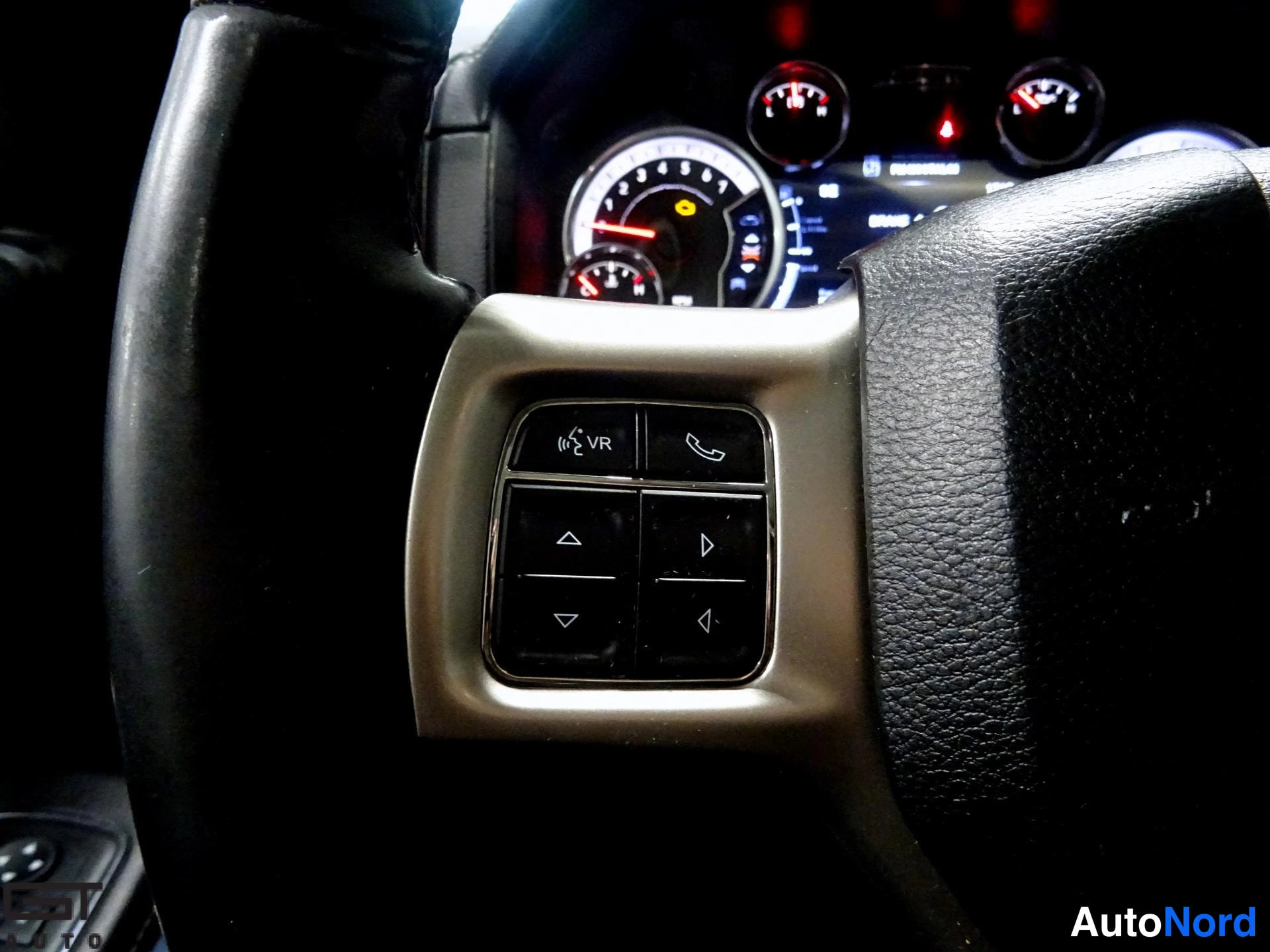 Valkoinen Dodge Ram 2014, yksityiskohta, kuva 24