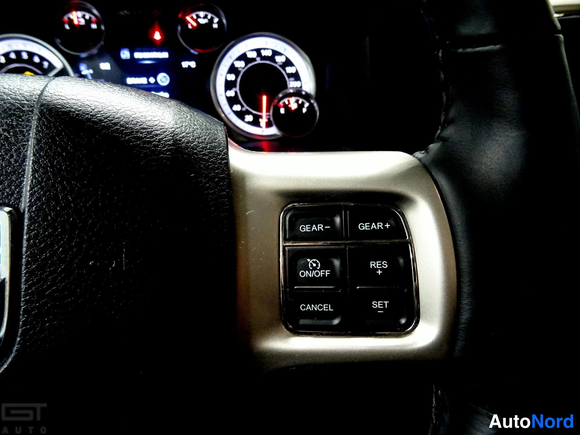 Valkoinen Dodge Ram 2014, yksityiskohta, kuva 25