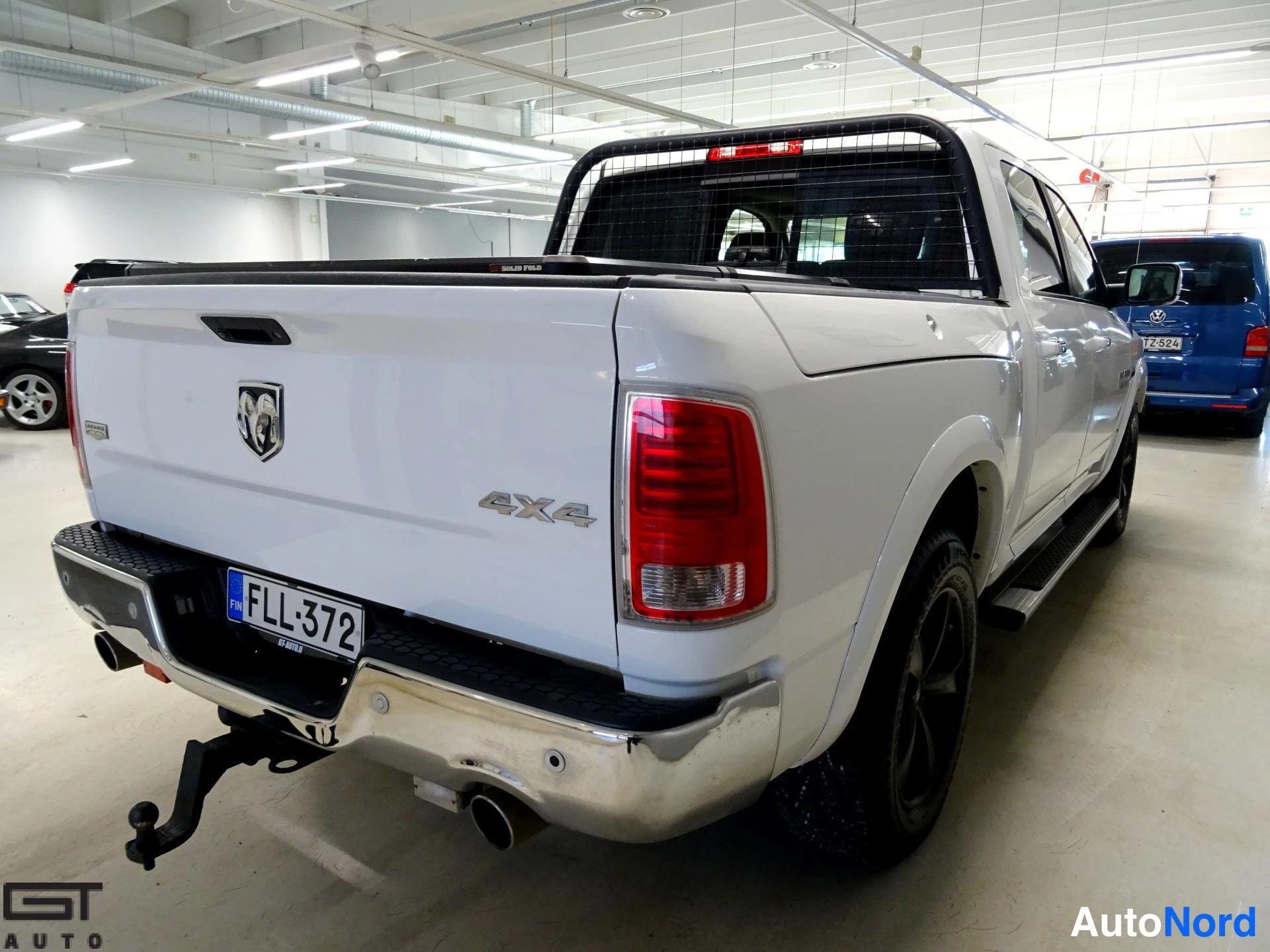 Valkoinen Dodge Ram 2014, takaviisto, kuva 7