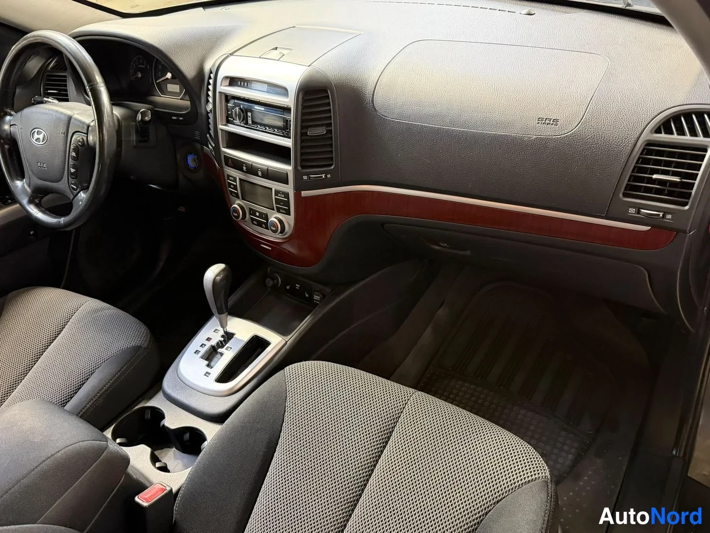 Harmaa Hyundai Santa Fe 2006, ohjaamo, kuva 8