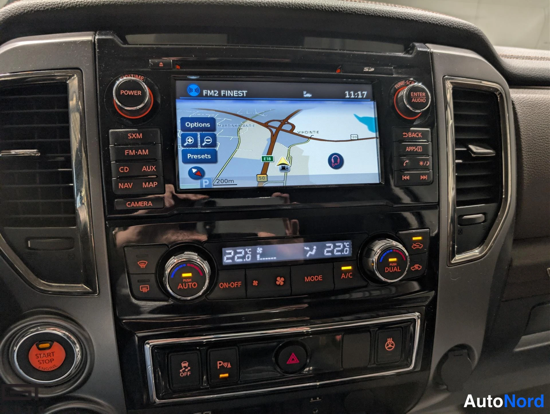 Musta Nissan Titan 2016, yksityiskohta, kuva 20