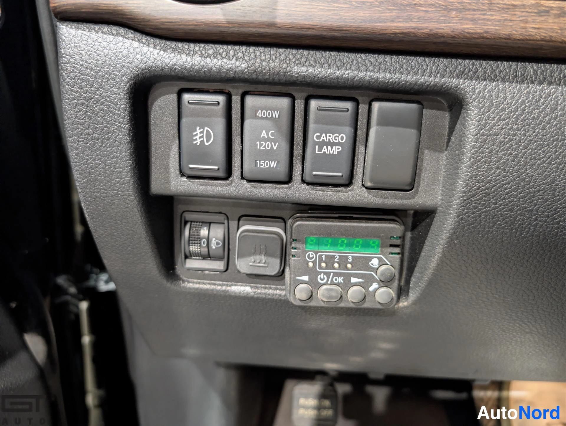 Musta Nissan Titan 2016, yksityiskohta, kuva 22