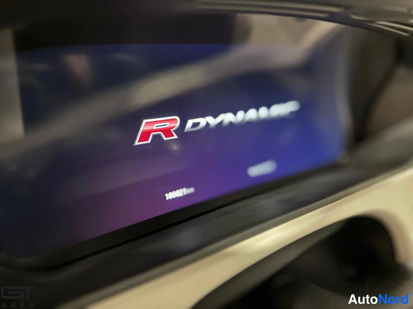 Grey Land Rover Range Rover Velar 2018, detail, photo 17
