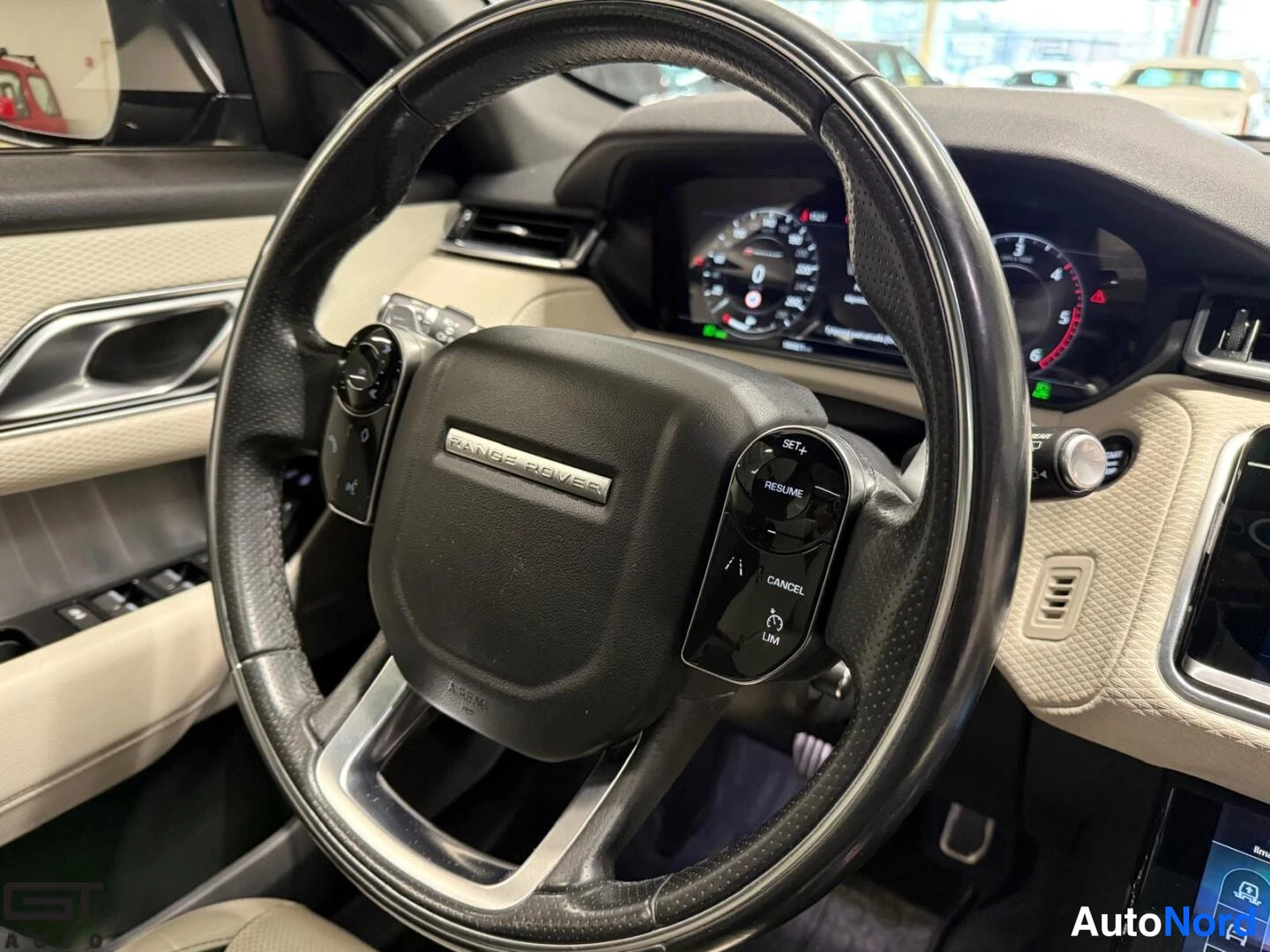 Grey Land Rover Range Rover Velar 2018, detail, photo 14