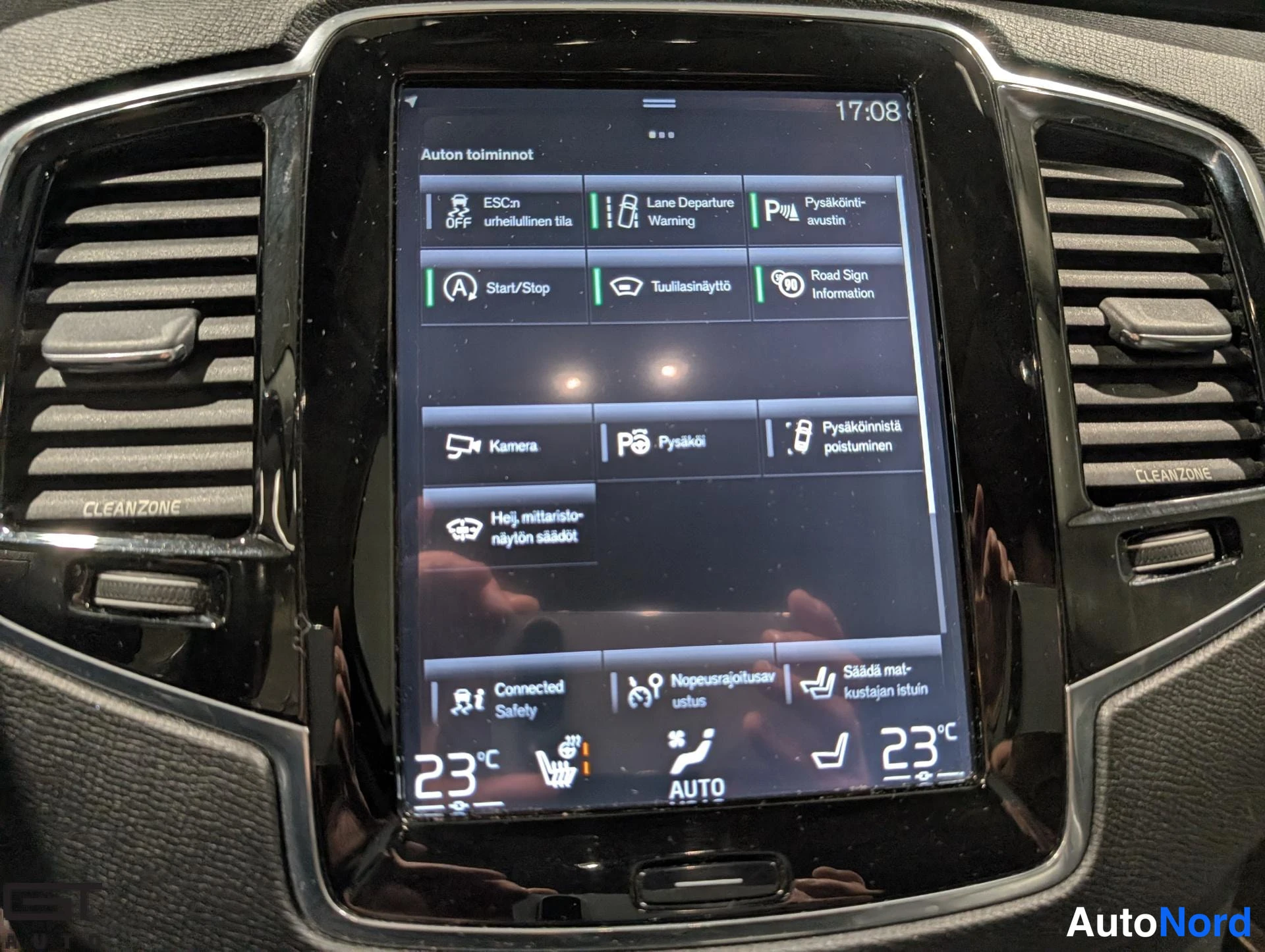 Harmaa Volvo XC90 2015, yksityiskohta, kuva 26