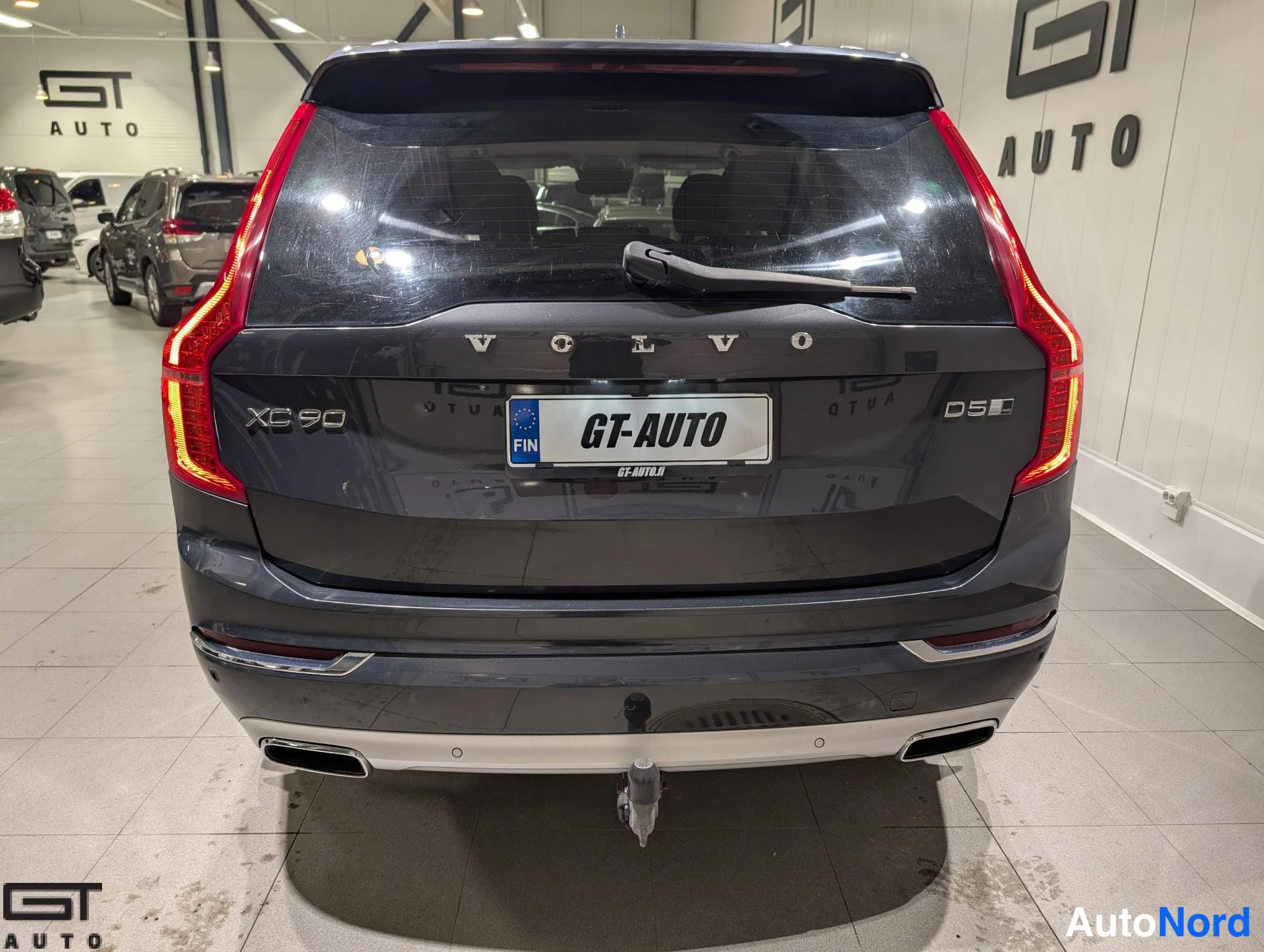 Harmaa Volvo XC90 2015, takaa, kuva 9