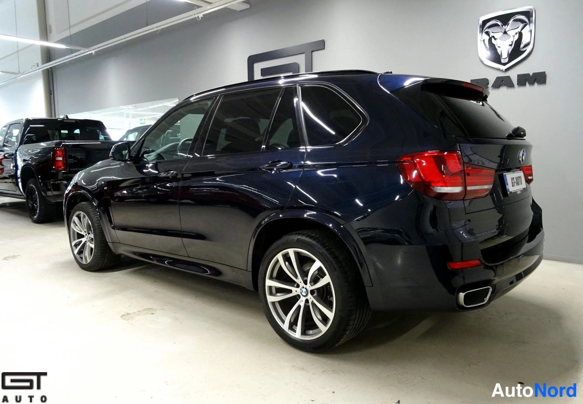 Black BMW X5 2014, rear three-quarter, photo 7