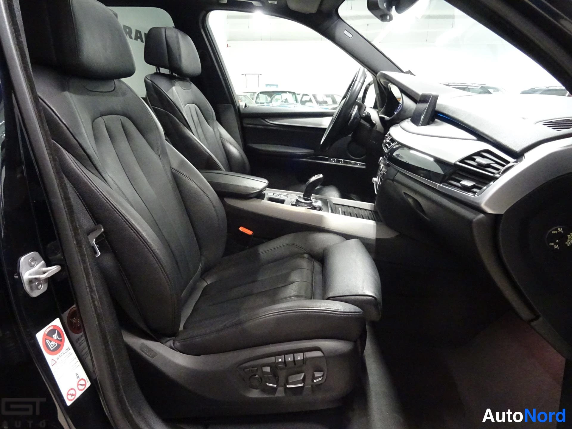 Black BMW X5 2014, front seats, photo 16
