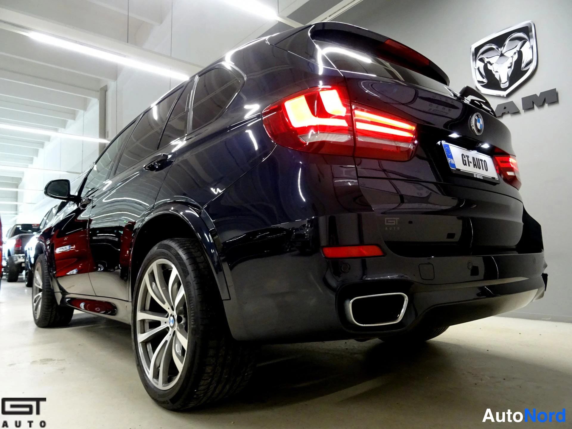 Black BMW X5 2014, rear three-quarter, photo 9