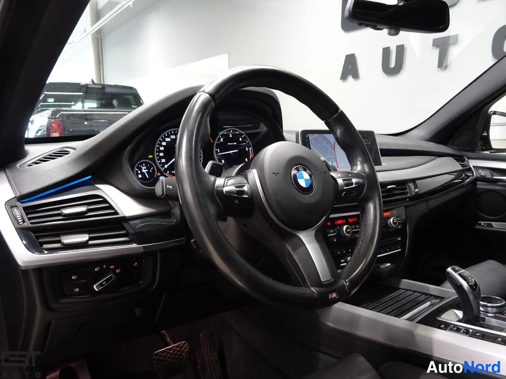Black BMW X5 2014, cockpit, photo 11